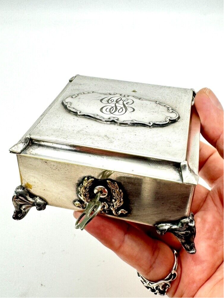 VINTAGE Silver Plate Footed Box With 2 Keys Quadruple Plate K & Co. RARE📌