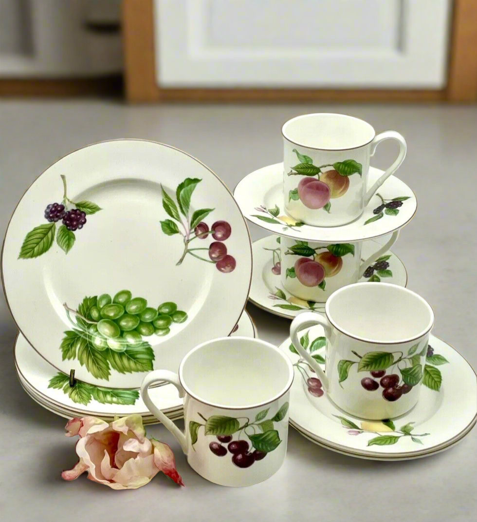 Luncheon Set Christoper Stuart Fruit Finale 12 Pcs 4Cups & Saucers 4 Salad Plate