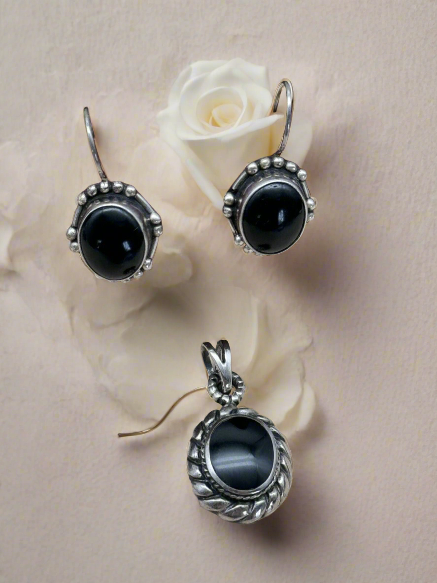 Vintage Pair 925 Sterling Silver Black Onyx Dangle Earrings With Pendant