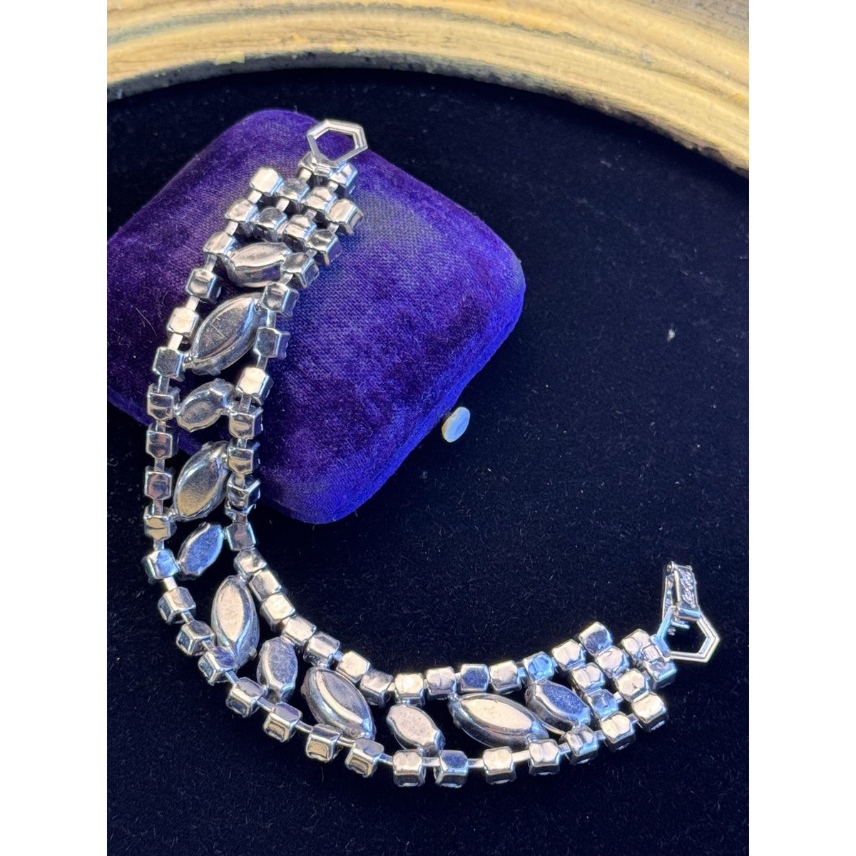 La Rel Bracelet Lavender Marquise Cabochon Purple Rhinestone Silvertone 7”
