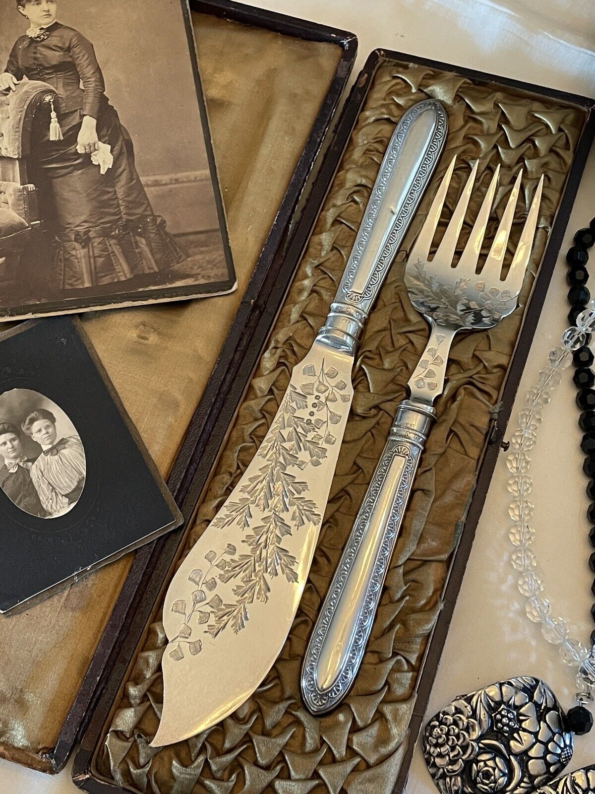 VICTORIAN Serving Set ANTIQUE Allen & Darwin In Case SILVER-PLATE