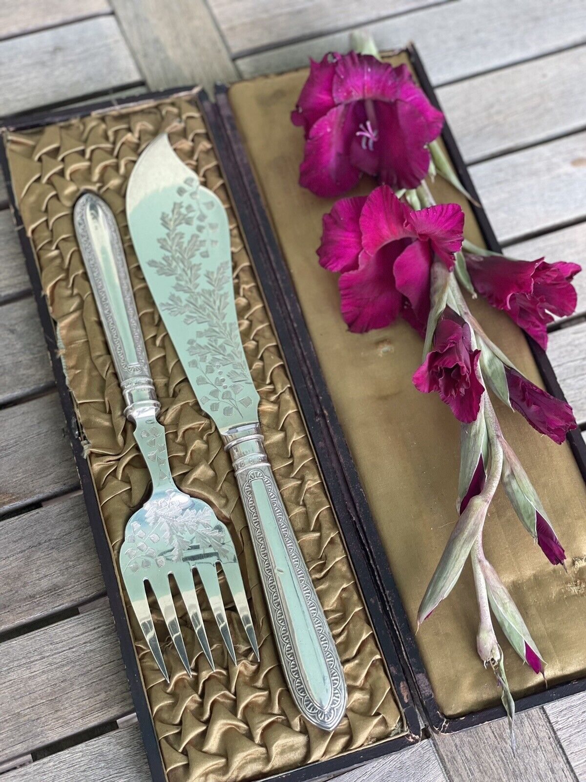 VICTORIAN Serving Set ANTIQUE Allen & Darwin In Case SILVER-PLATE
