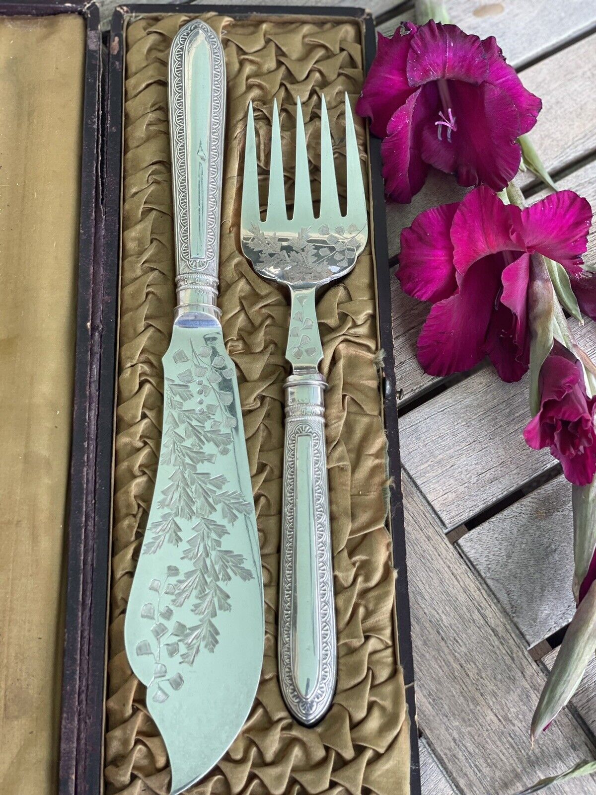 VICTORIAN Serving Set ANTIQUE Allen & Darwin In Case SILVER-PLATE