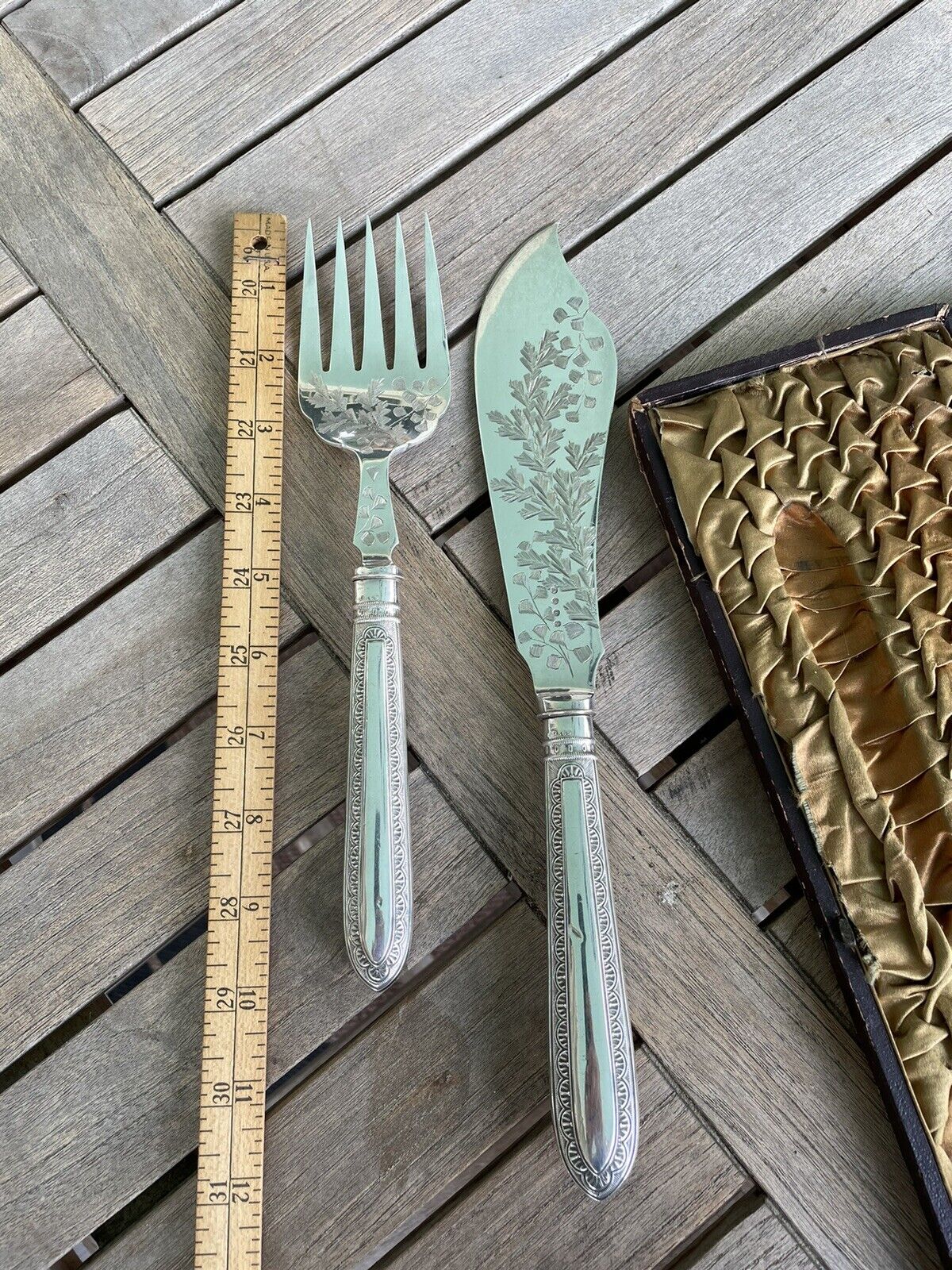 VICTORIAN Serving Set ANTIQUE Allen & Darwin In Case SILVER-PLATE