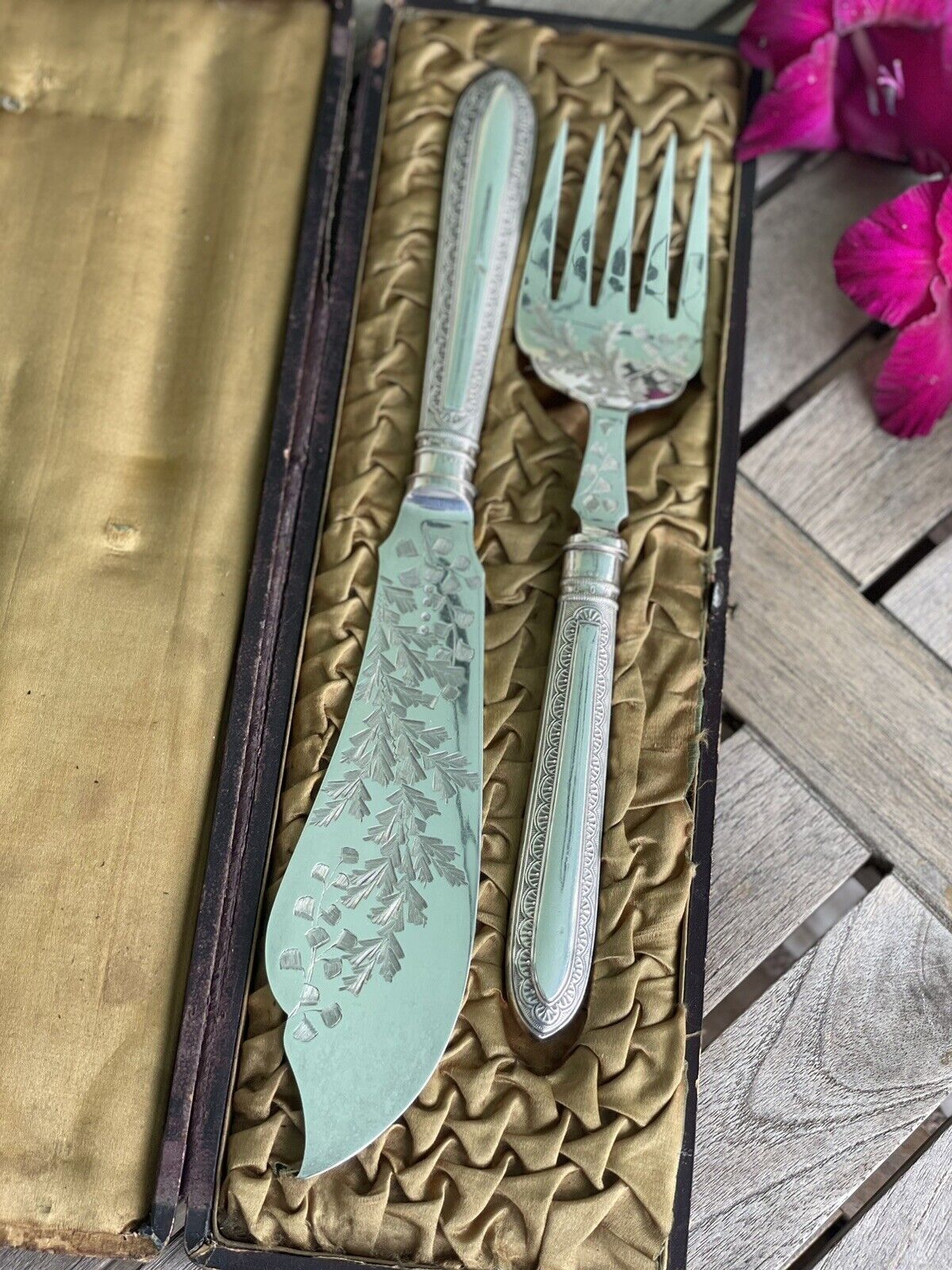 VICTORIAN Serving Set ANTIQUE Allen & Darwin In Case SILVER-PLATE