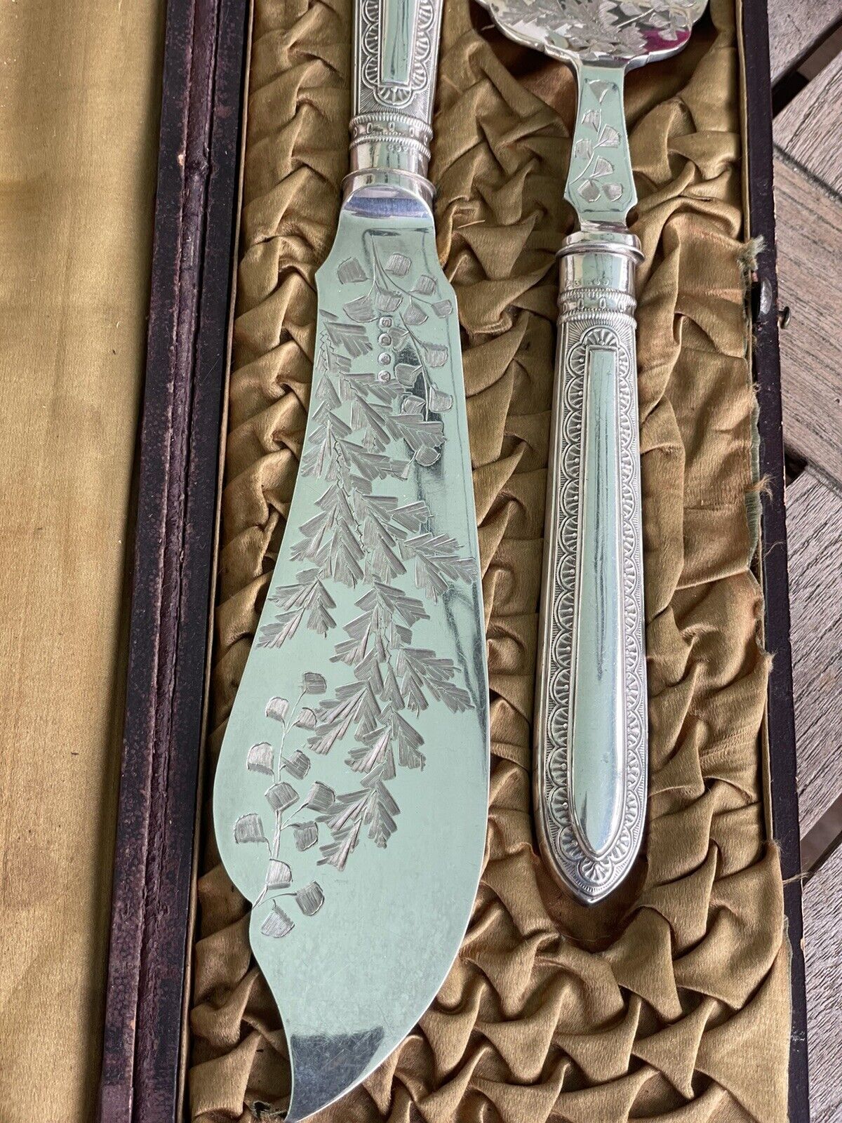 VICTORIAN Serving Set ANTIQUE Allen & Darwin In Case SILVER-PLATE