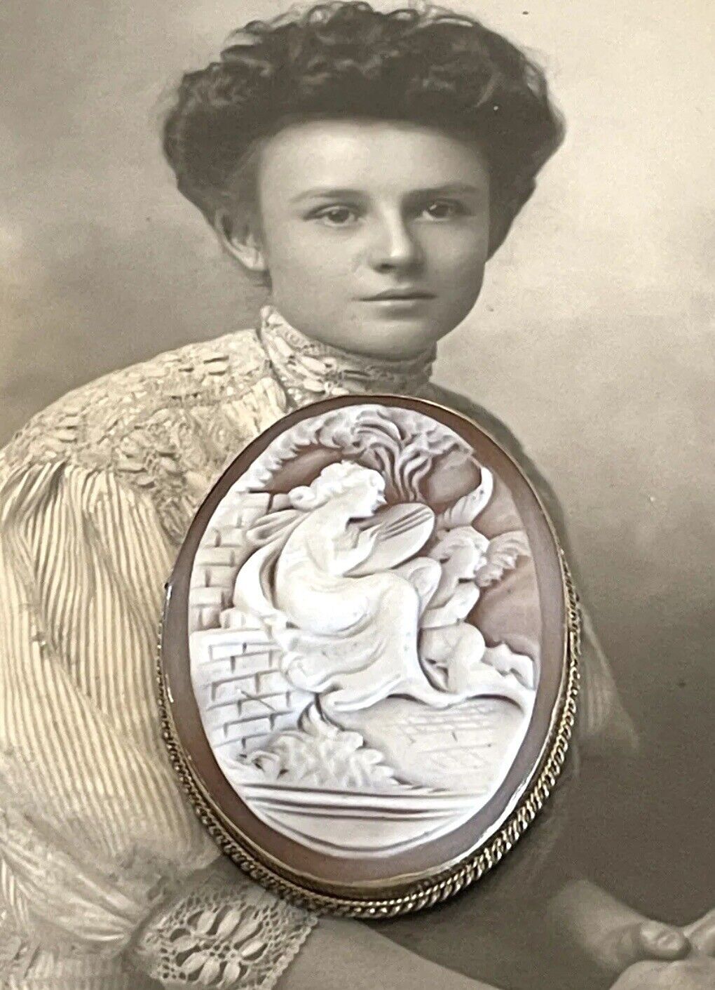 Carved Shell Cameo Greek Muse Playing Harp Cherub Gold Tone Hallmarked Vintage