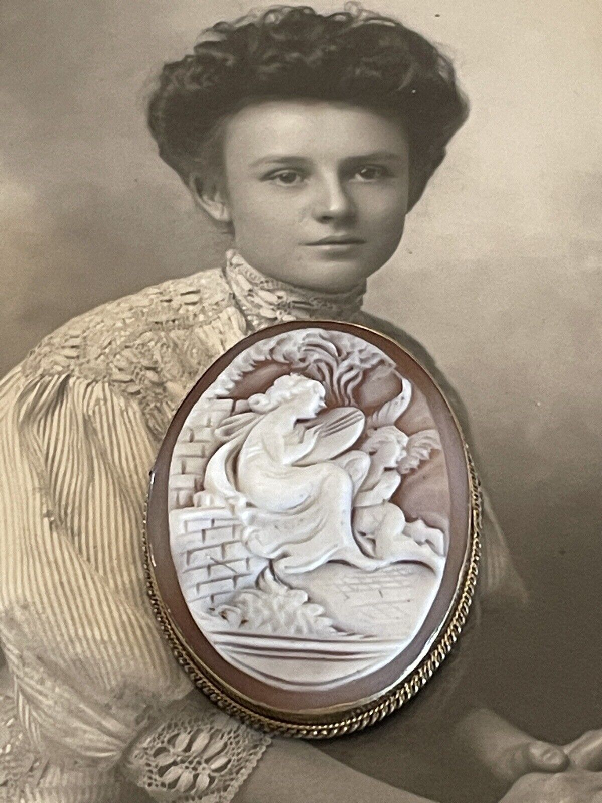 Carved Shell Cameo Greek Muse Playing Harp Cherub Gold Tone Hallmarked Vintage