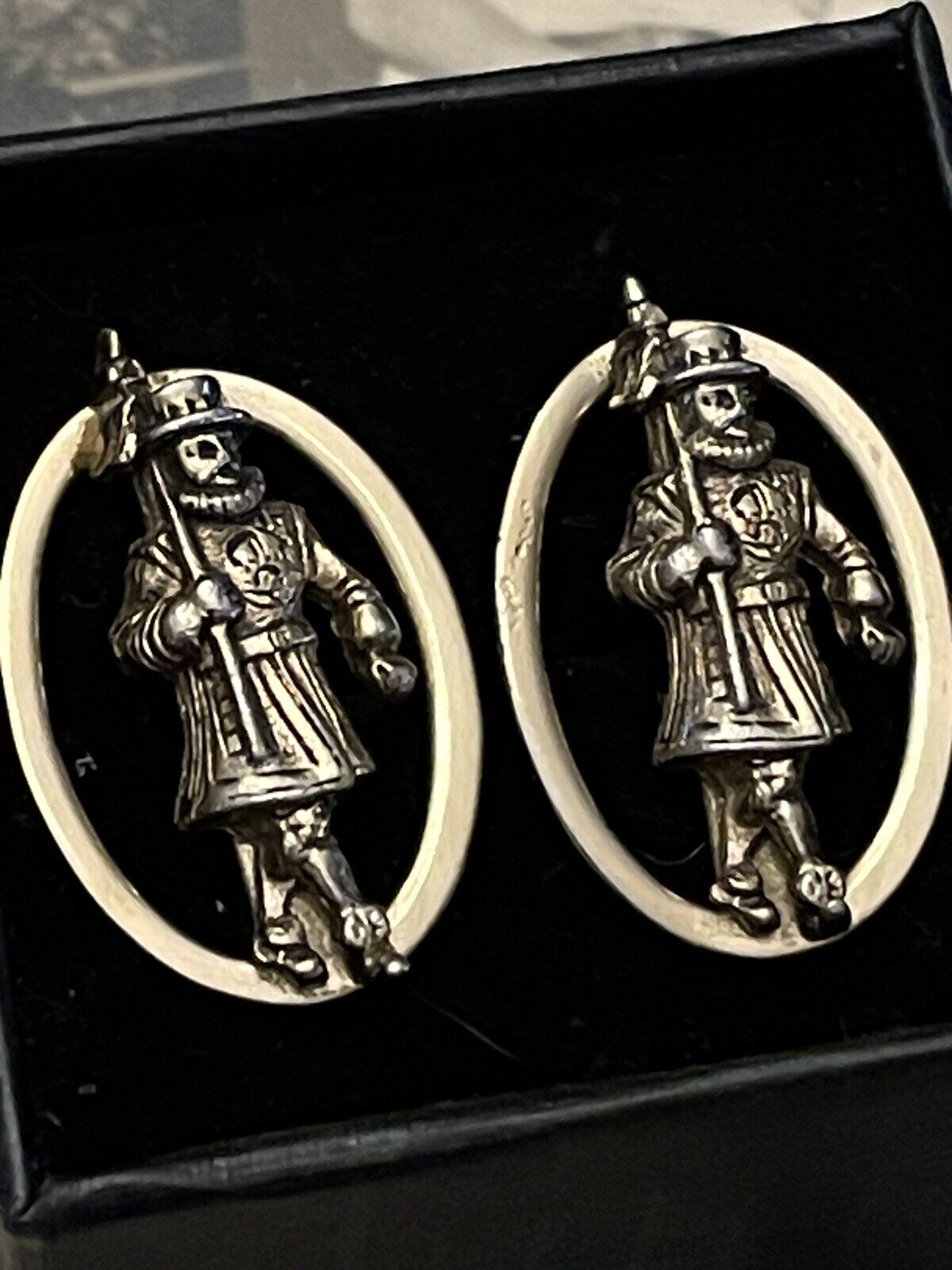 Vintage Beefeater Guards Cufflinks ENGLISH Silver Tone