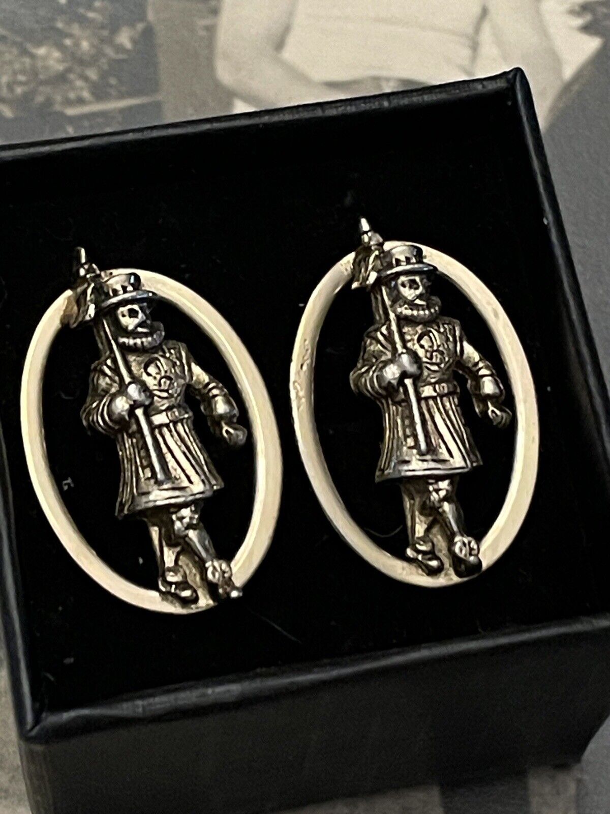Vintage Beefeater Guards Cufflinks ENGLISH Silver Tone