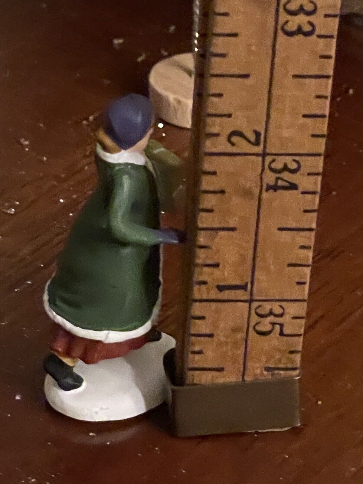 Department 56 All Around The Park 5247-7 Figurine Woman No Box