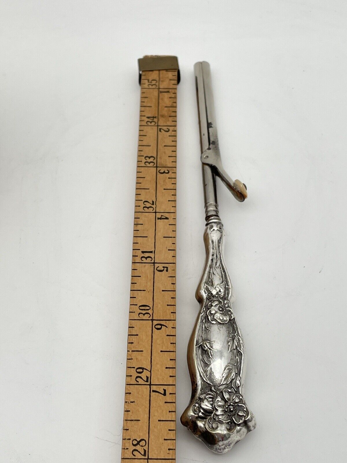 Antique Victorian Hair/Mustache Curler Curling Iron Silver Handle 7 7/8 Floral
