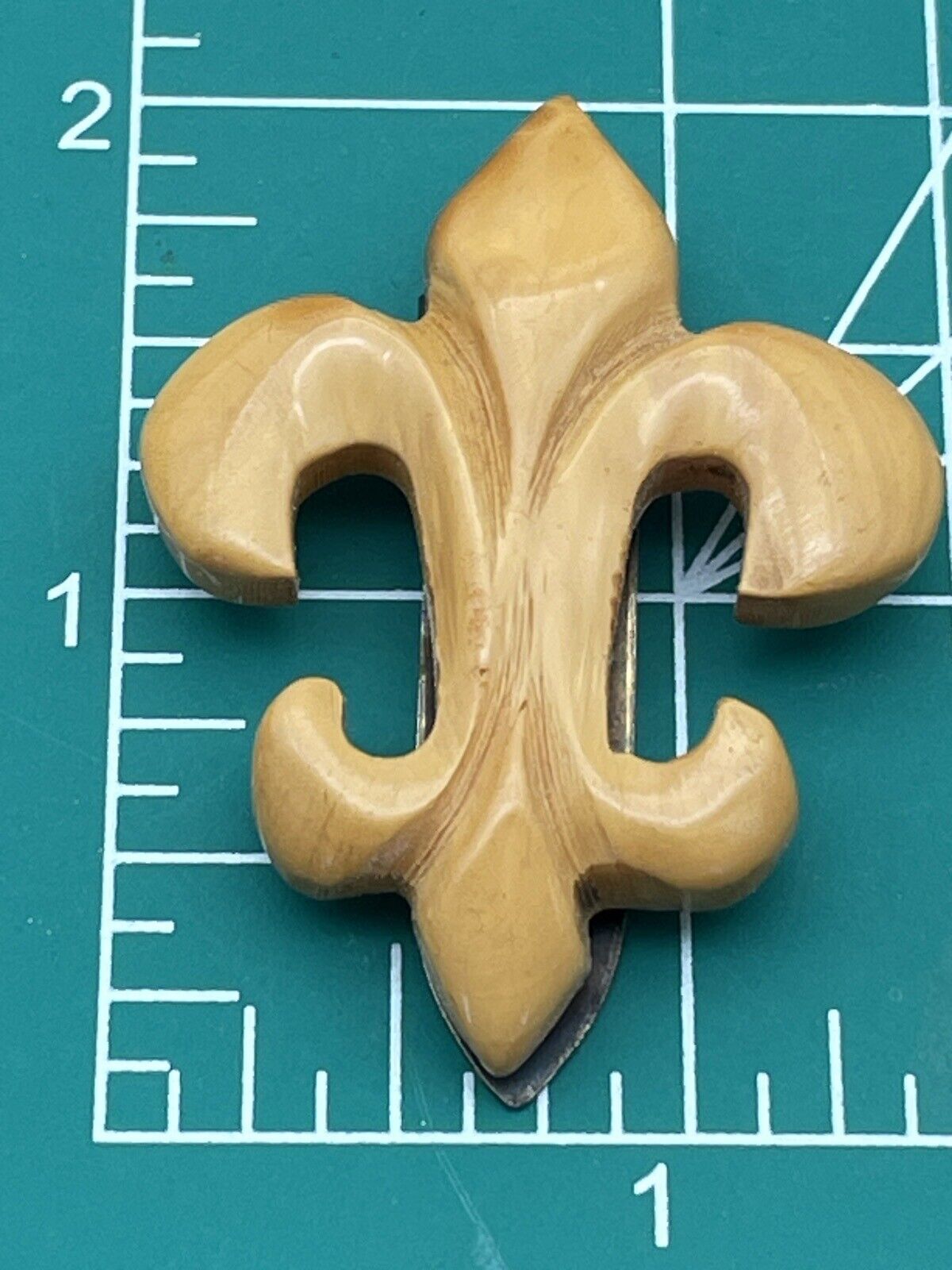 Vintage Cream Caramel Bakelite Fleur De Lys Dress Clip