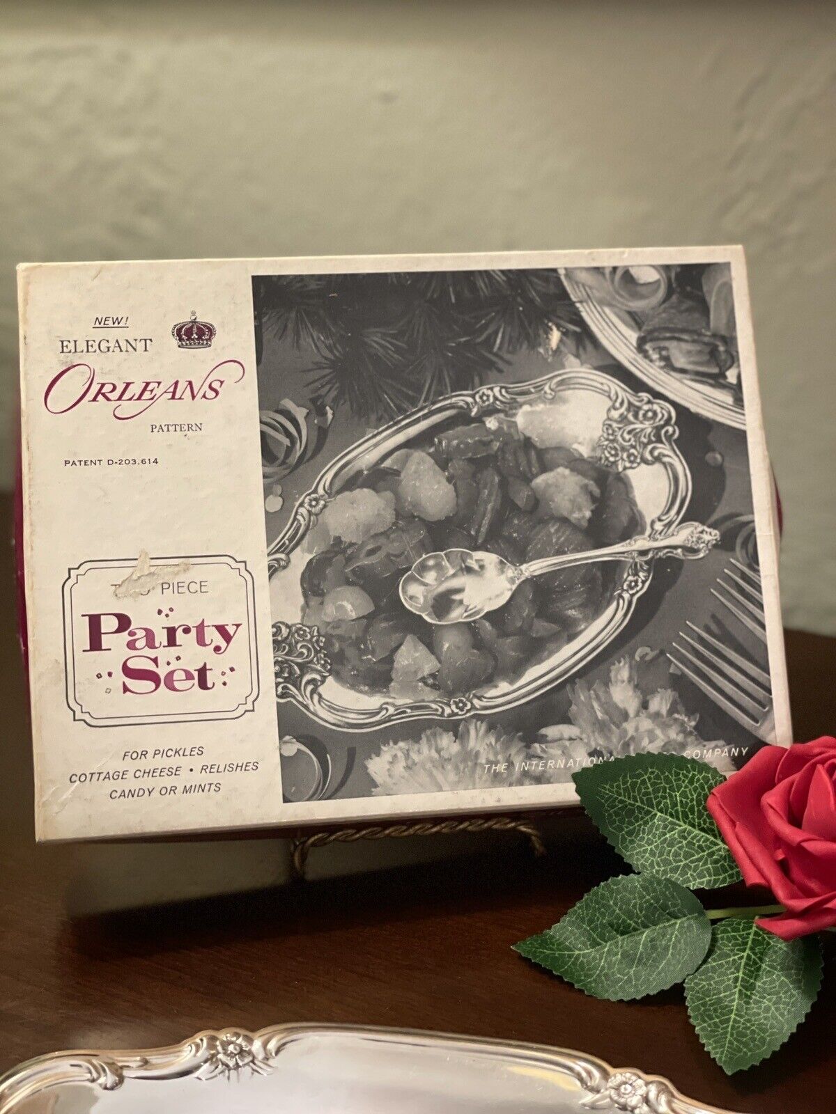 Elegant Orleans 2 Piece Party Set, International DEEPSILVER