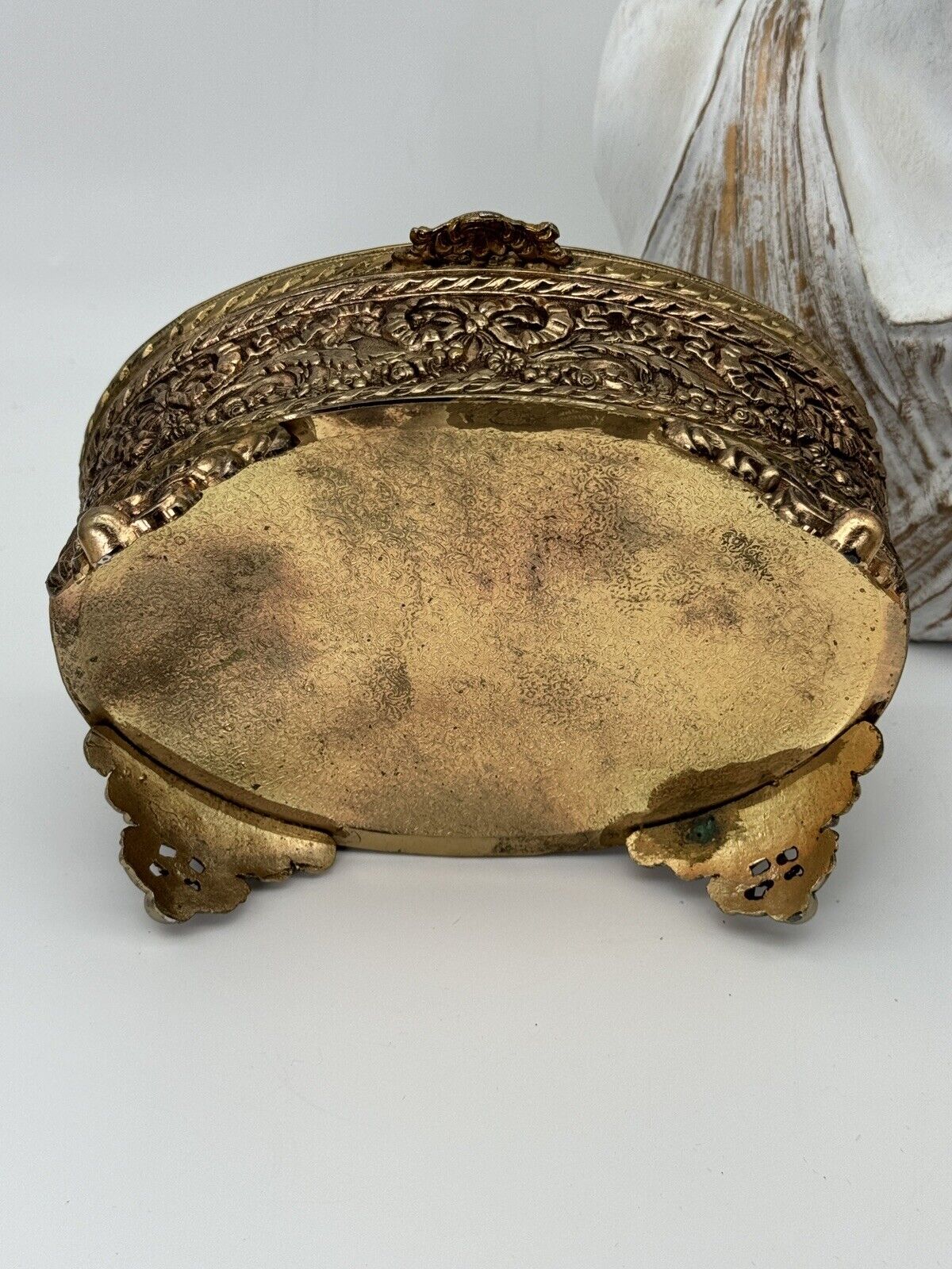 Vintage Jewelry Ormolu Casket Lovers Scene Substantial Piece Exquisite Design