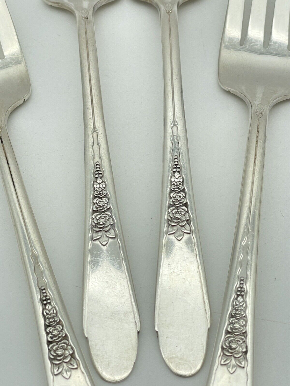 4 *WM Rogers & Son* 1941 PRISCILLA / LADY ANN Salad Forks Silverplate IS