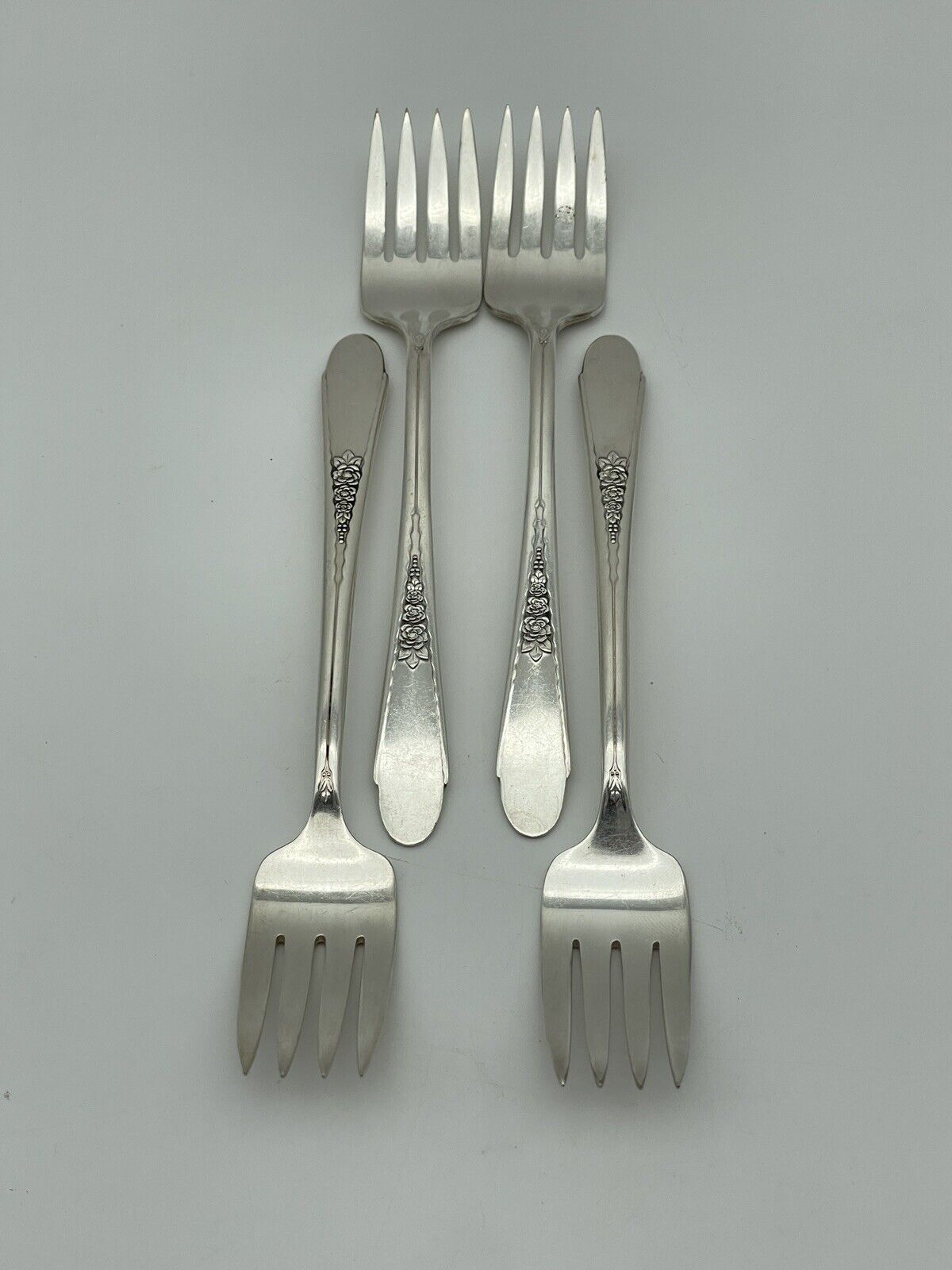 4 *WM Rogers & Son* 1941 PRISCILLA / LADY ANN Salad Forks Silverplate IS