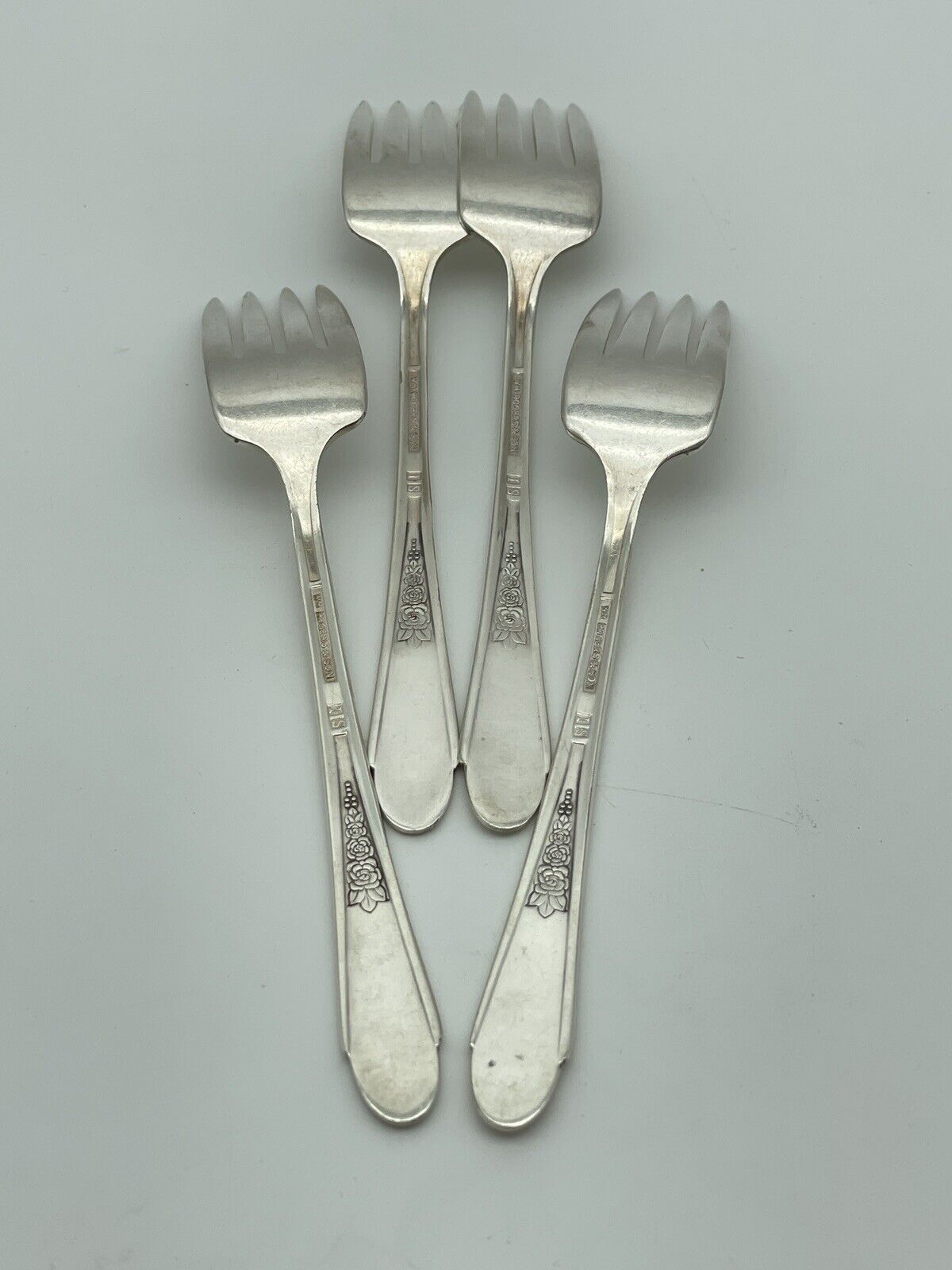 4 *WM Rogers & Son* 1941 PRISCILLA / LADY ANN Salad Forks Silverplate IS