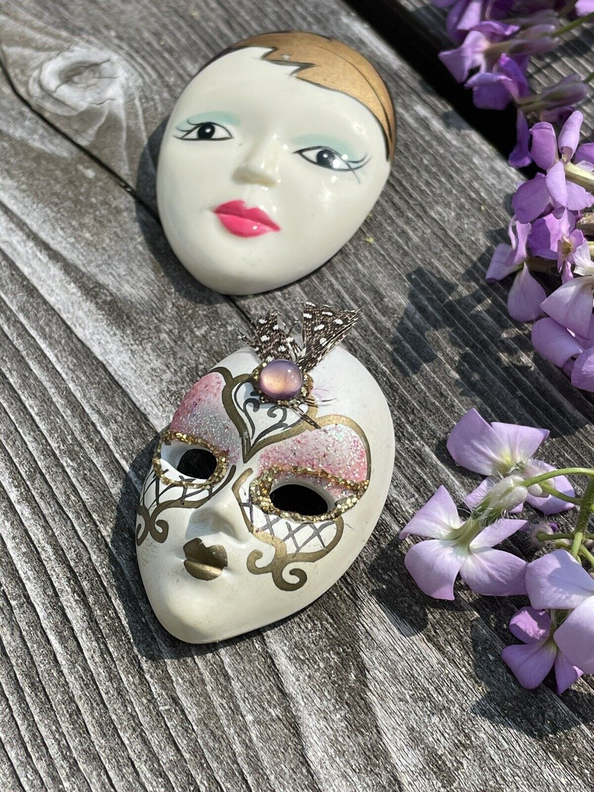 Brooch Set Masquerade Mask Design Oval Pin Vintage 80s ERA Estate Jewelry