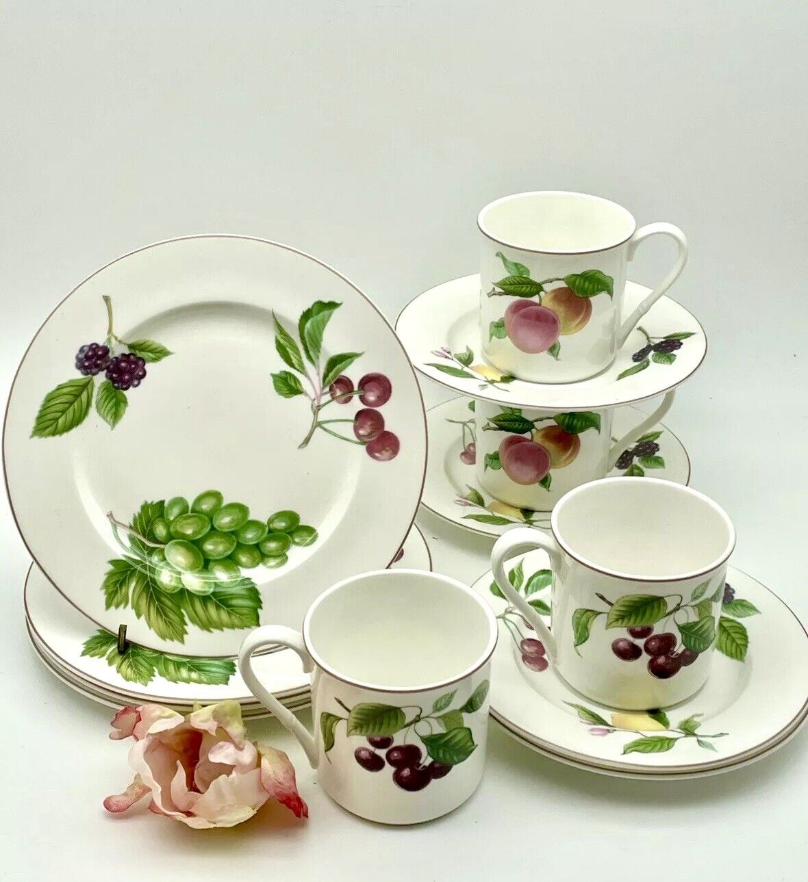 Luncheon Set Christoper Stuart Fruit Finale 12 Pcs 4Cups & Saucers 4 Salad Plate
