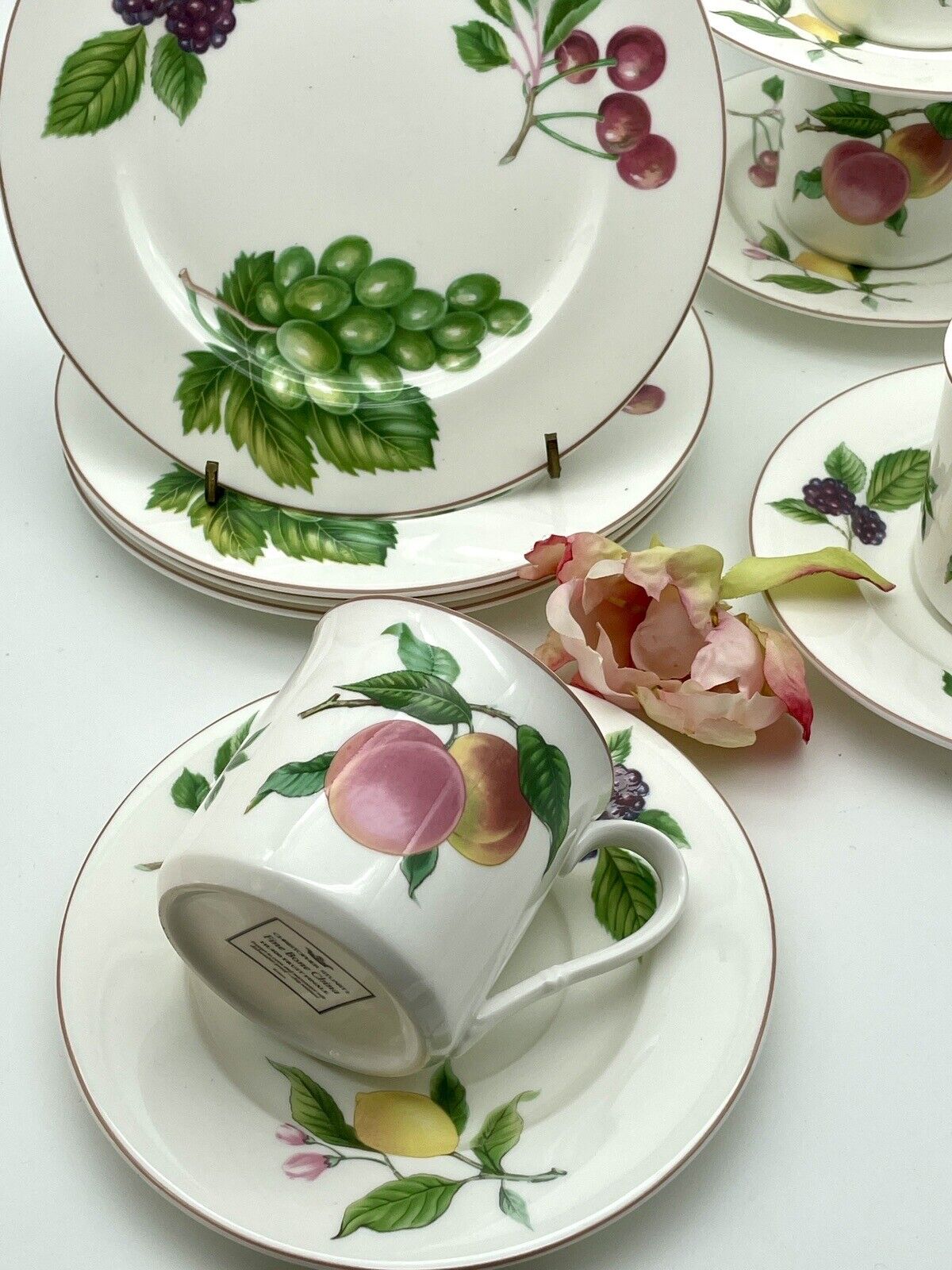 Luncheon Set Christoper Stuart Fruit Finale 12 Pcs 4Cups & Saucers 4 Salad Plate