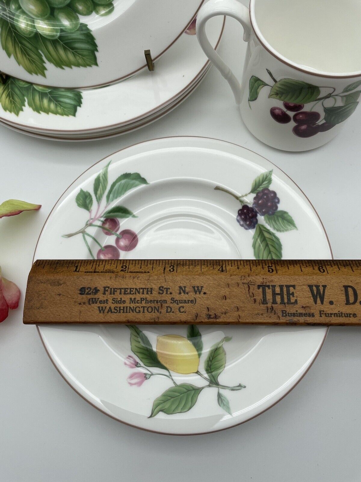 Luncheon Set Christoper Stuart Fruit Finale 12 Pcs 4Cups & Saucers 4 Salad Plate