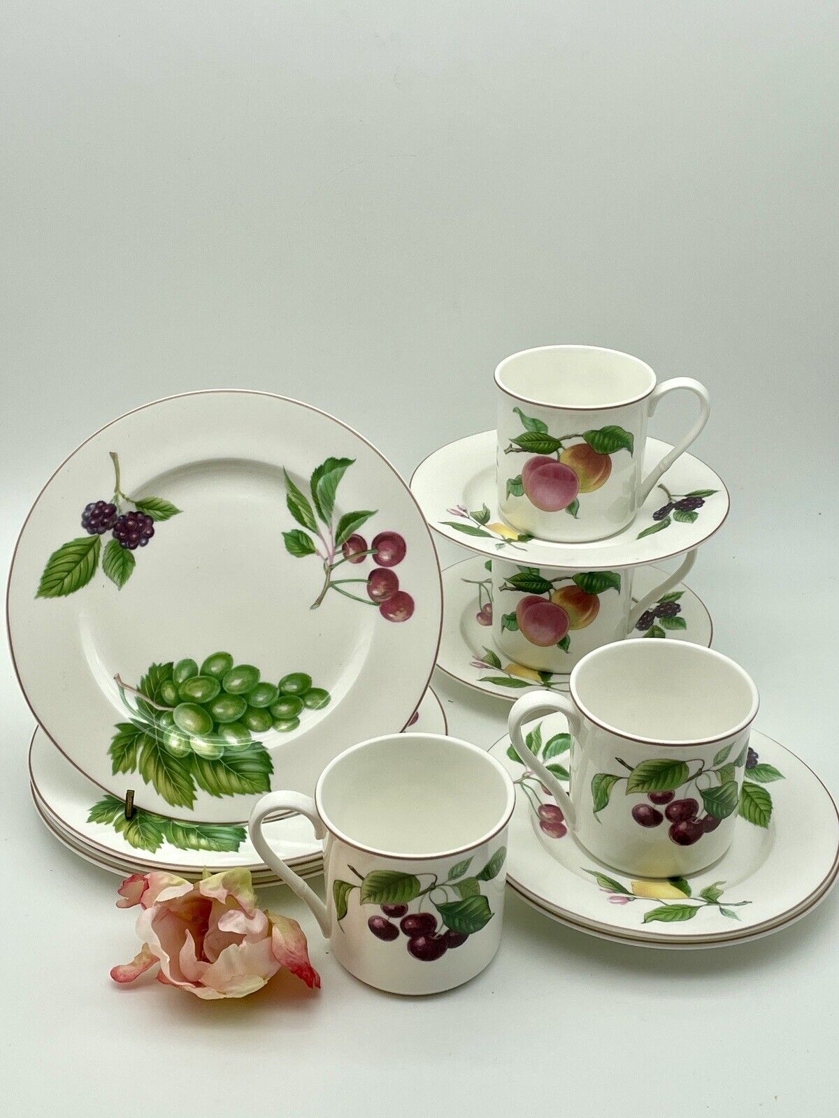 Luncheon Set Christoper Stuart Fruit Finale 12 Pcs 4Cups & Saucers 4 Salad Plate