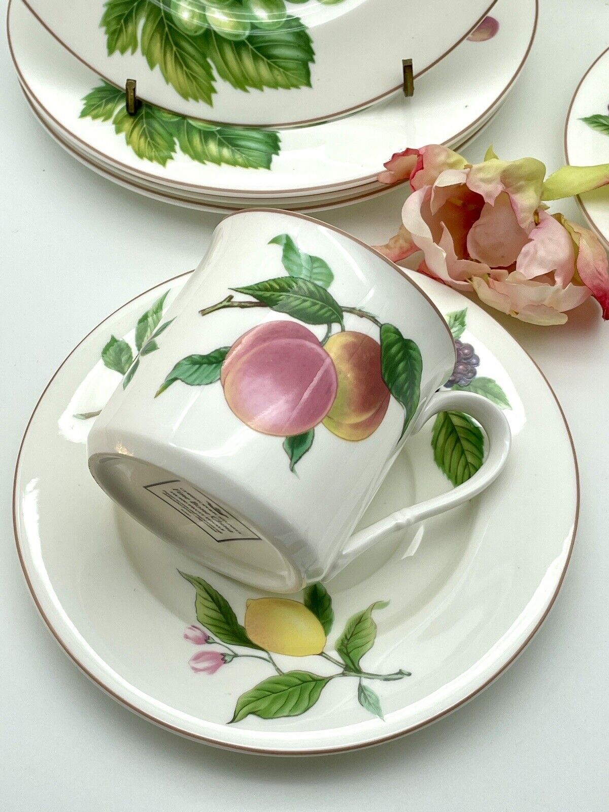 Luncheon Set Christoper Stuart Fruit Finale 12 Pcs 4Cups & Saucers 4 Salad Plate