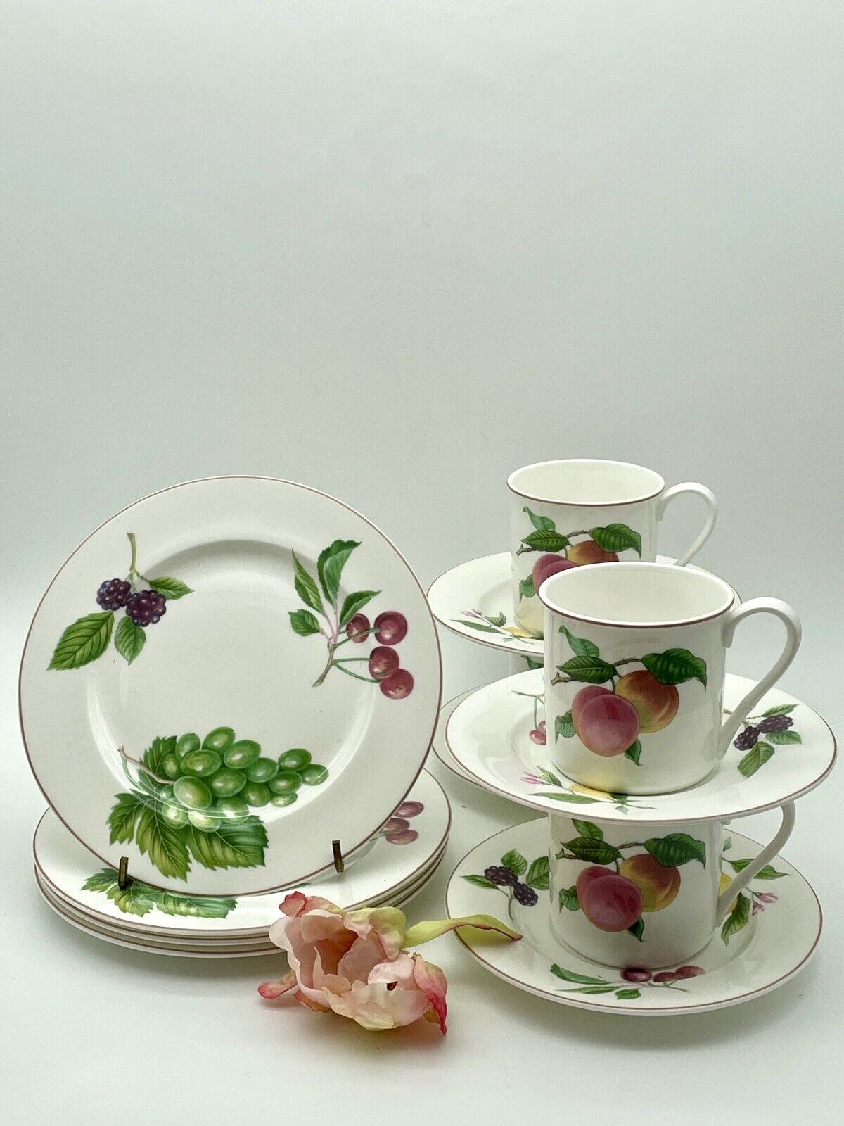 Luncheon Set Christoper Stuart Fruit Finale 12 Pcs 4Cups & Saucers 4 Salad Plate