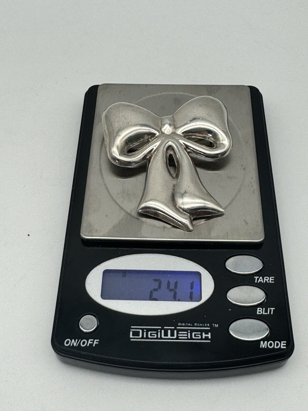 Pendant & Brooch
Mexican Sterling TAXCO 925 Bow 2” Substantial Signed TC-55