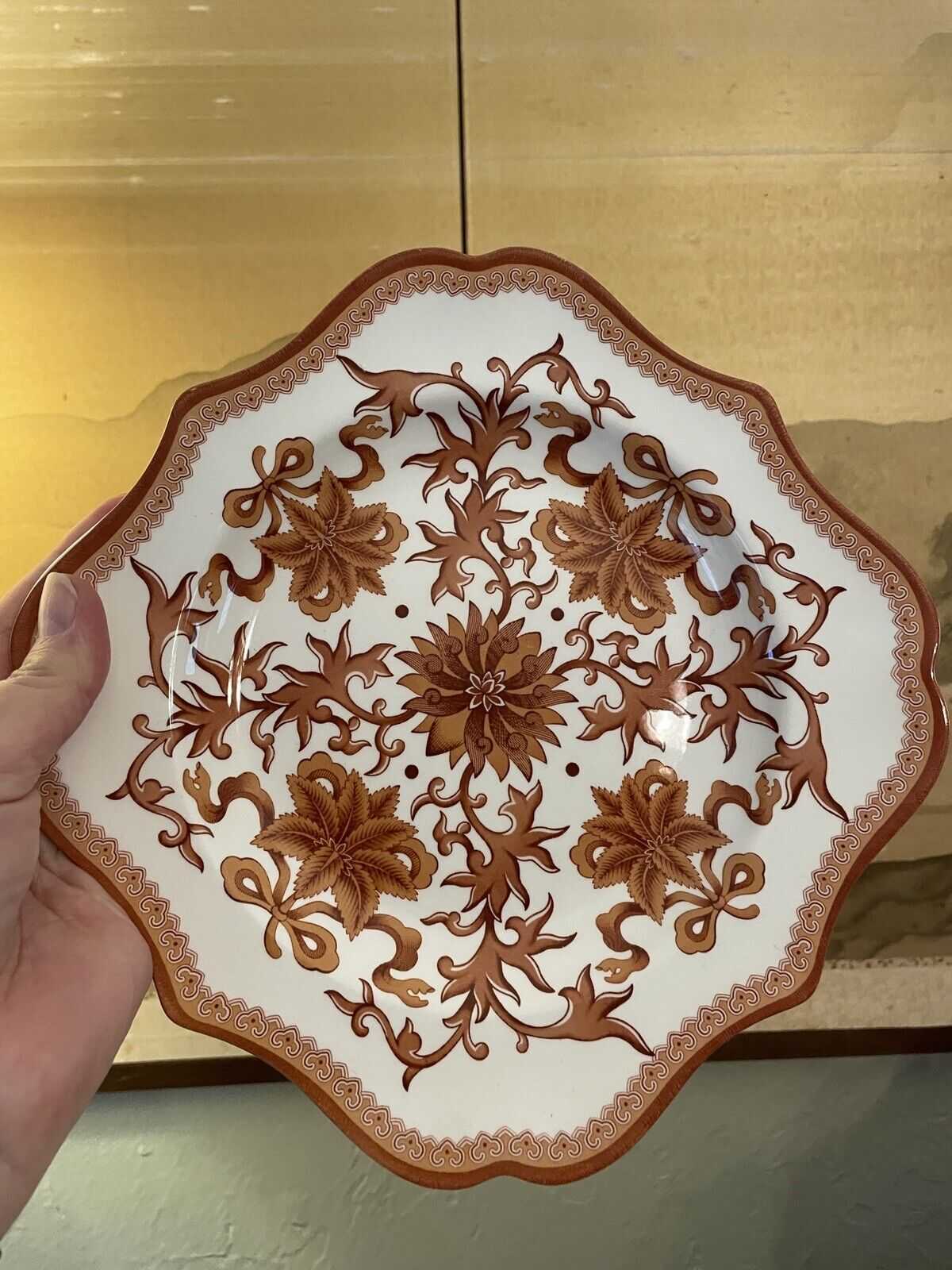 Set Of 4 Indian Red Spode Luncheon Plates Serpentine Square 9”