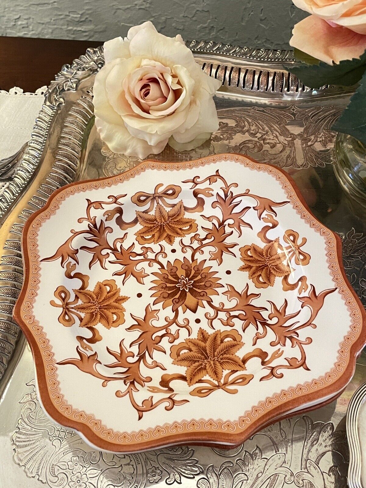 Set Of 4 Indian Red Spode Luncheon Plates Serpentine Square 9”