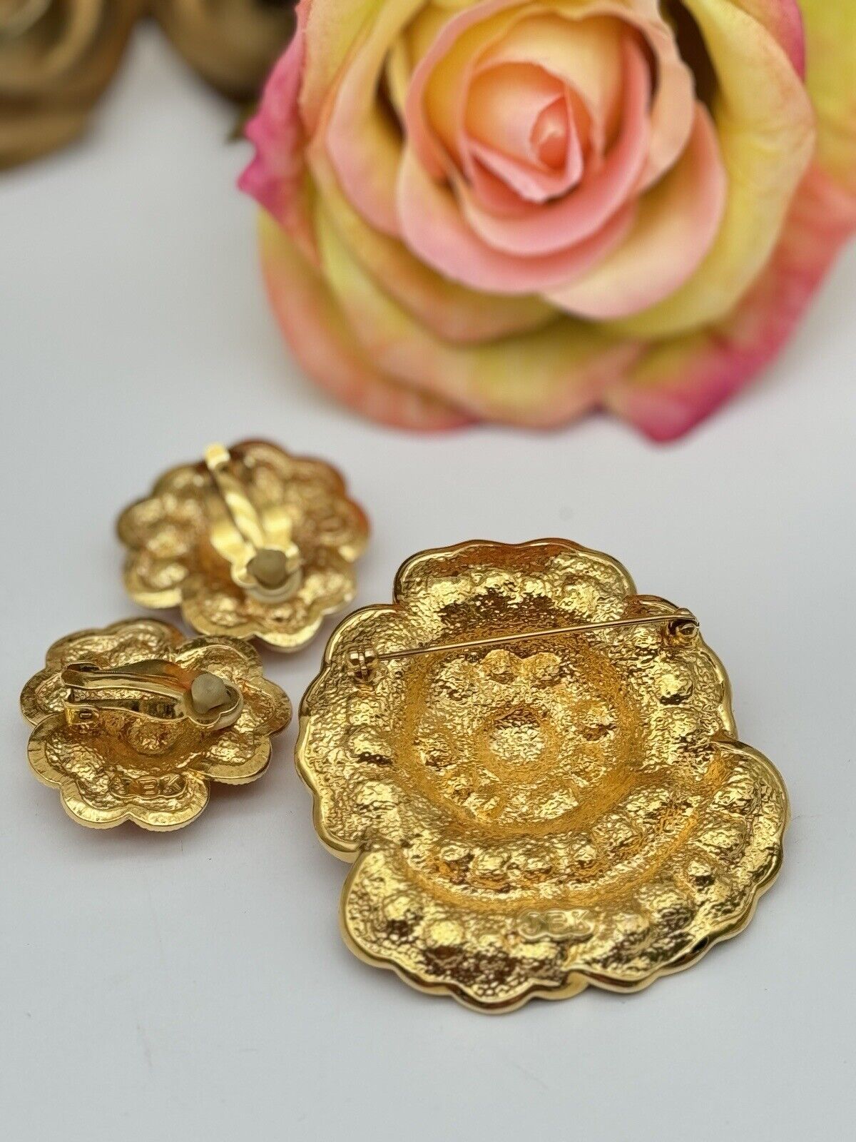 CAMROSE & KROSS Jackie Kennedy Jewelry Set Faux Coral Brooch Earrings JBK Estate Find