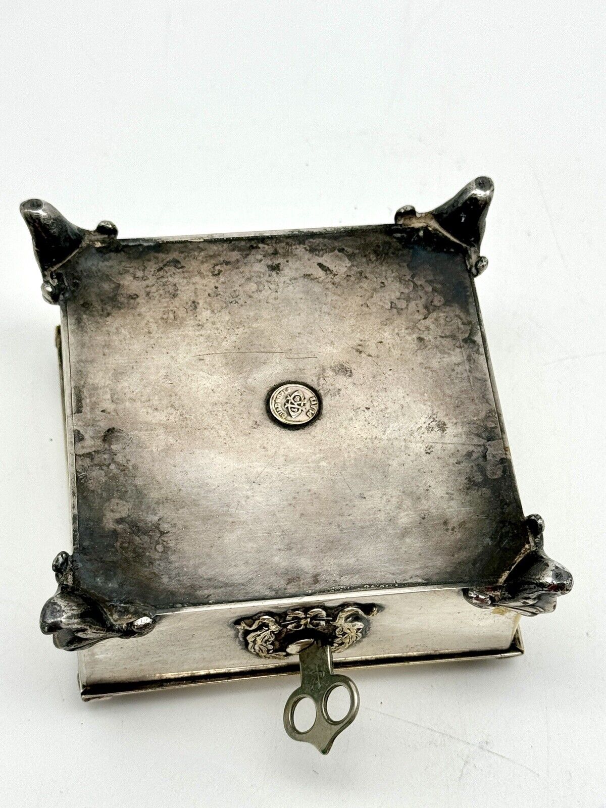 VINTAGE Silver Plate Footed Box With 2 Keys Quadruple Plate K & Co. RARE📌