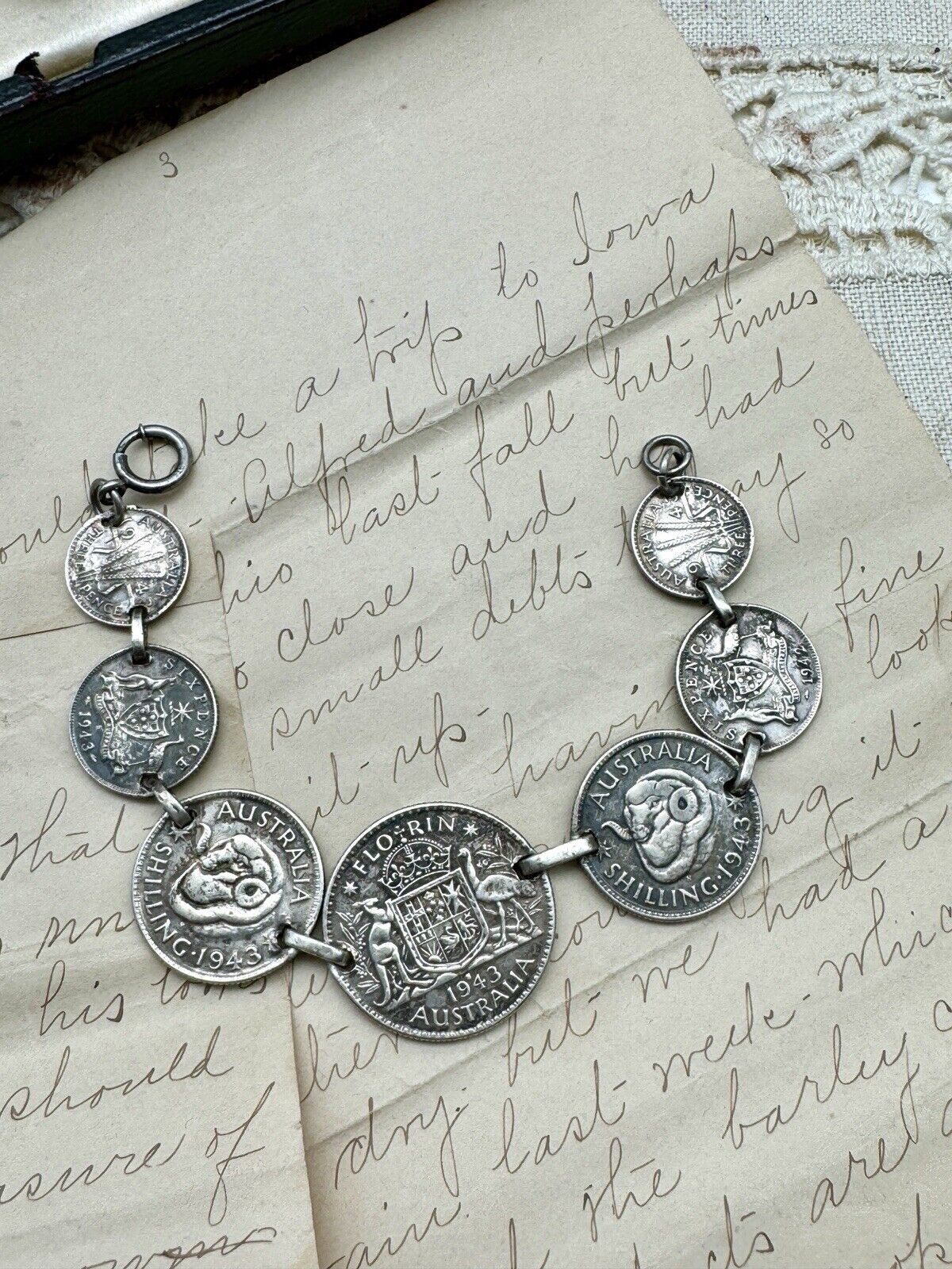 Vintage AUSTRALIA 1943 FLORIN Sterling Coin Bracelet Marked Sterling 7 Coins 7”