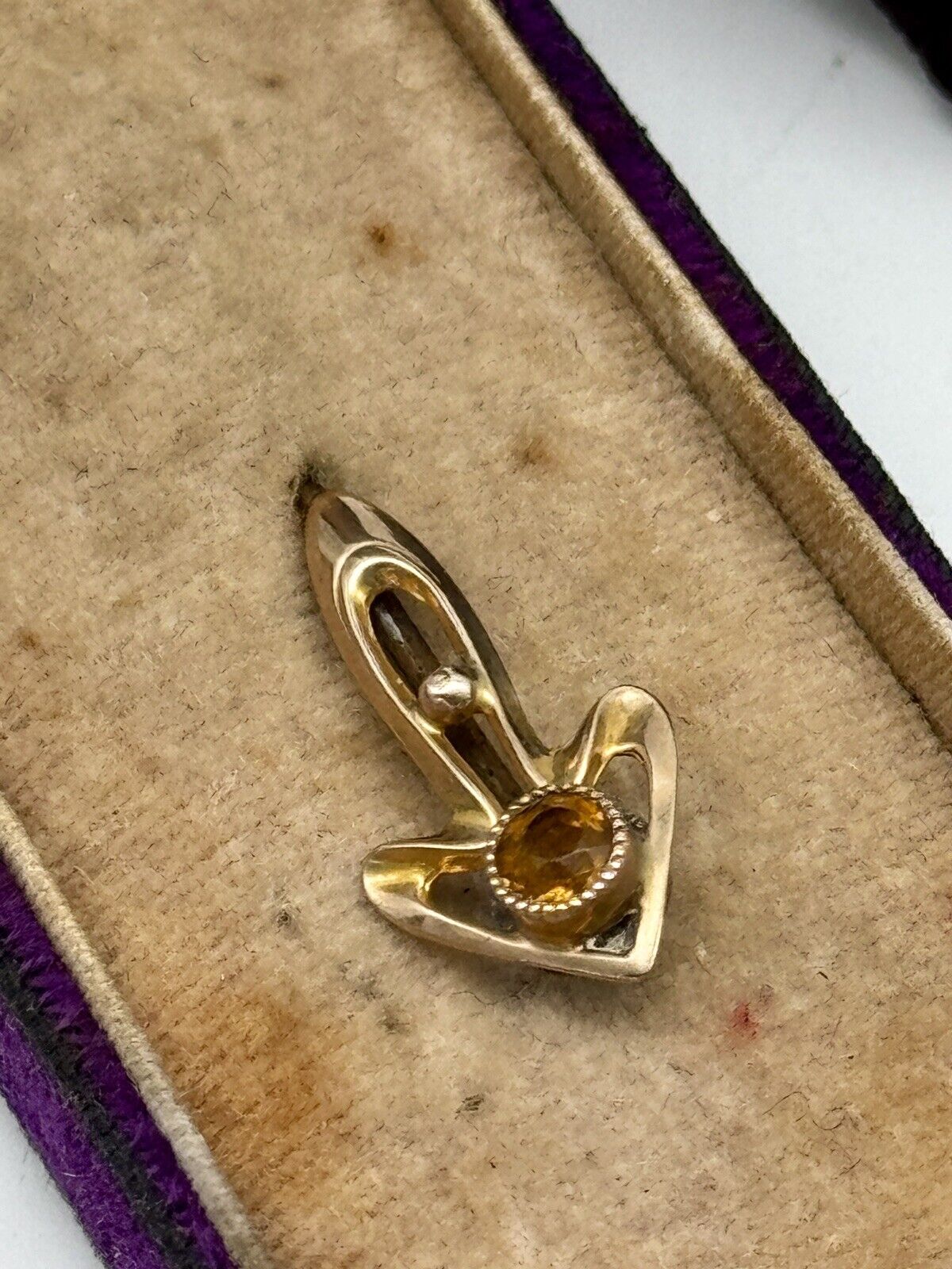 Antique Purple Velvet Jewelry Case With Gold Tone Stick Pin Arrow Design