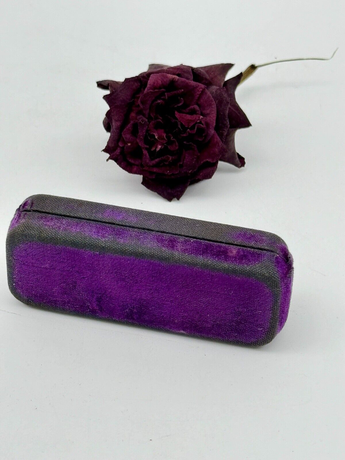 Antique Purple Velvet Jewelry Case With Gold Tone Stick Pin Arrow Design