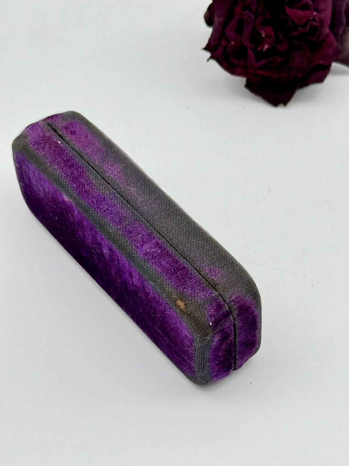 Antique Purple Velvet Jewelry Case With Gold Tone Stick Pin Arrow Design