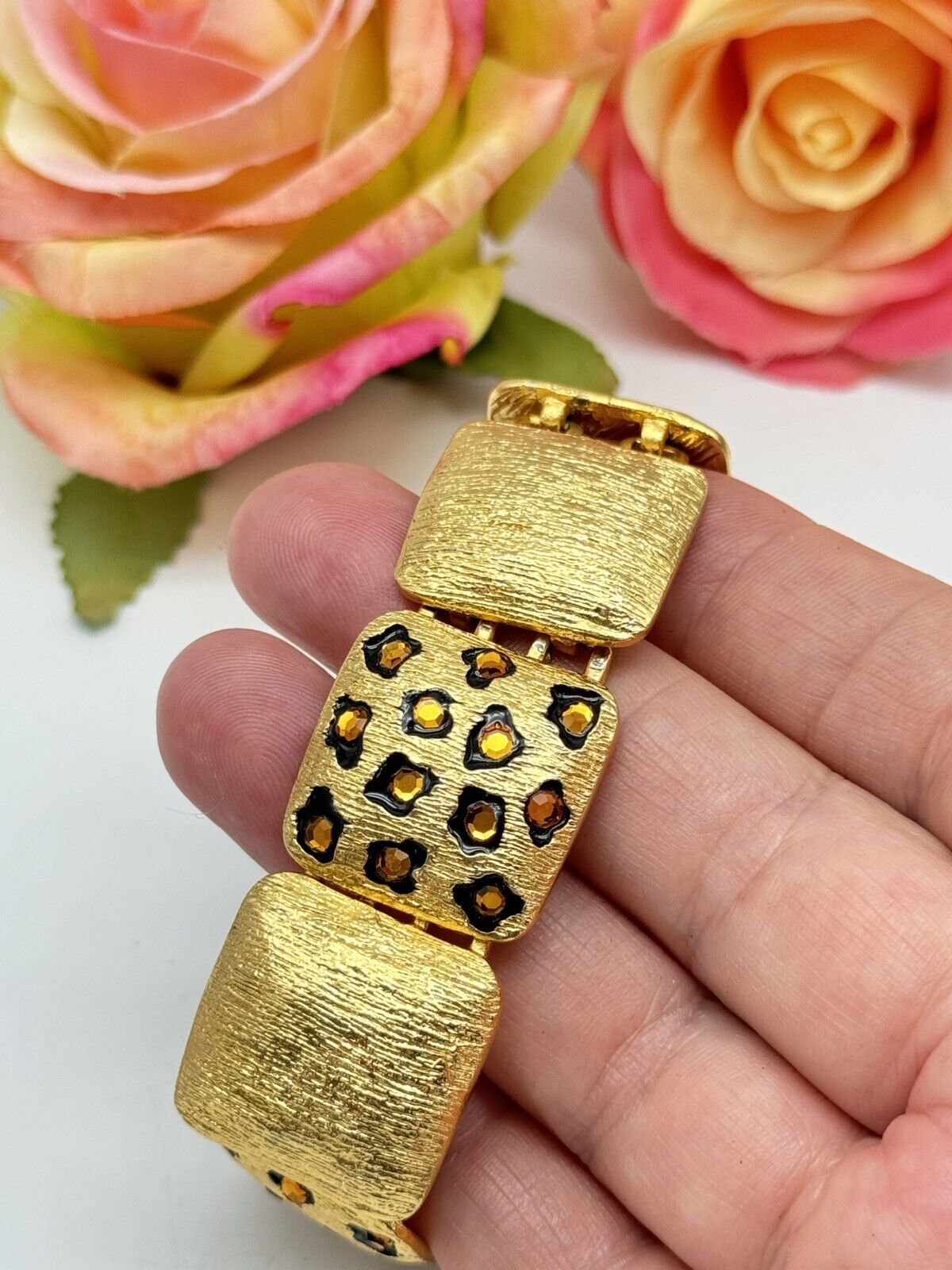 Vintage SIGNED IVANA Leopard Bracelet Gold Tones ca. 7”