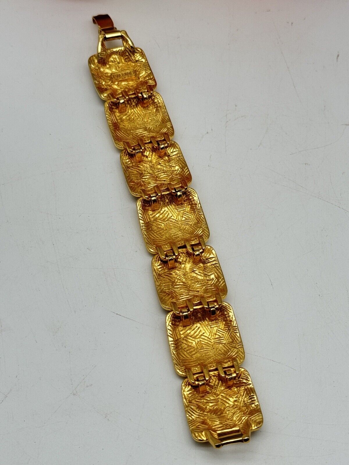 Vintage SIGNED IVANA Leopard Bracelet Gold Tones ca. 7”
