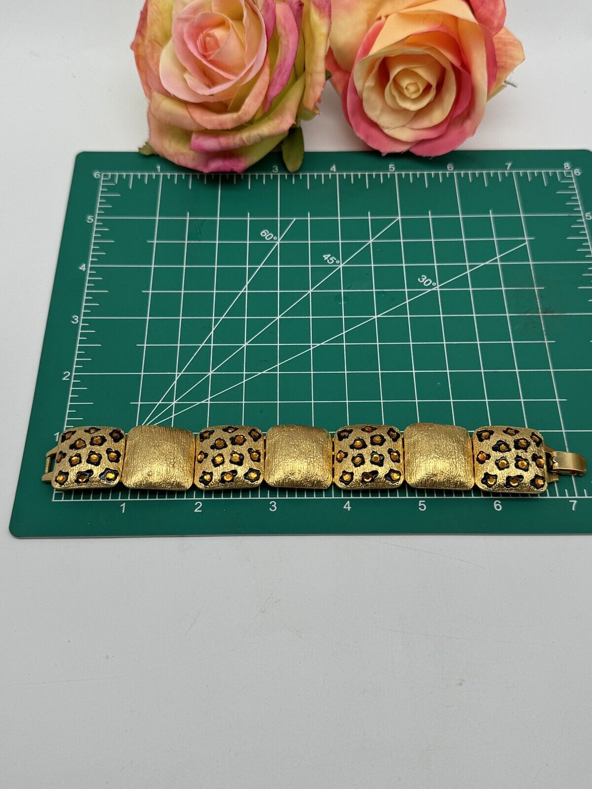 Vintage SIGNED IVANA Leopard Bracelet Gold Tones ca. 7”