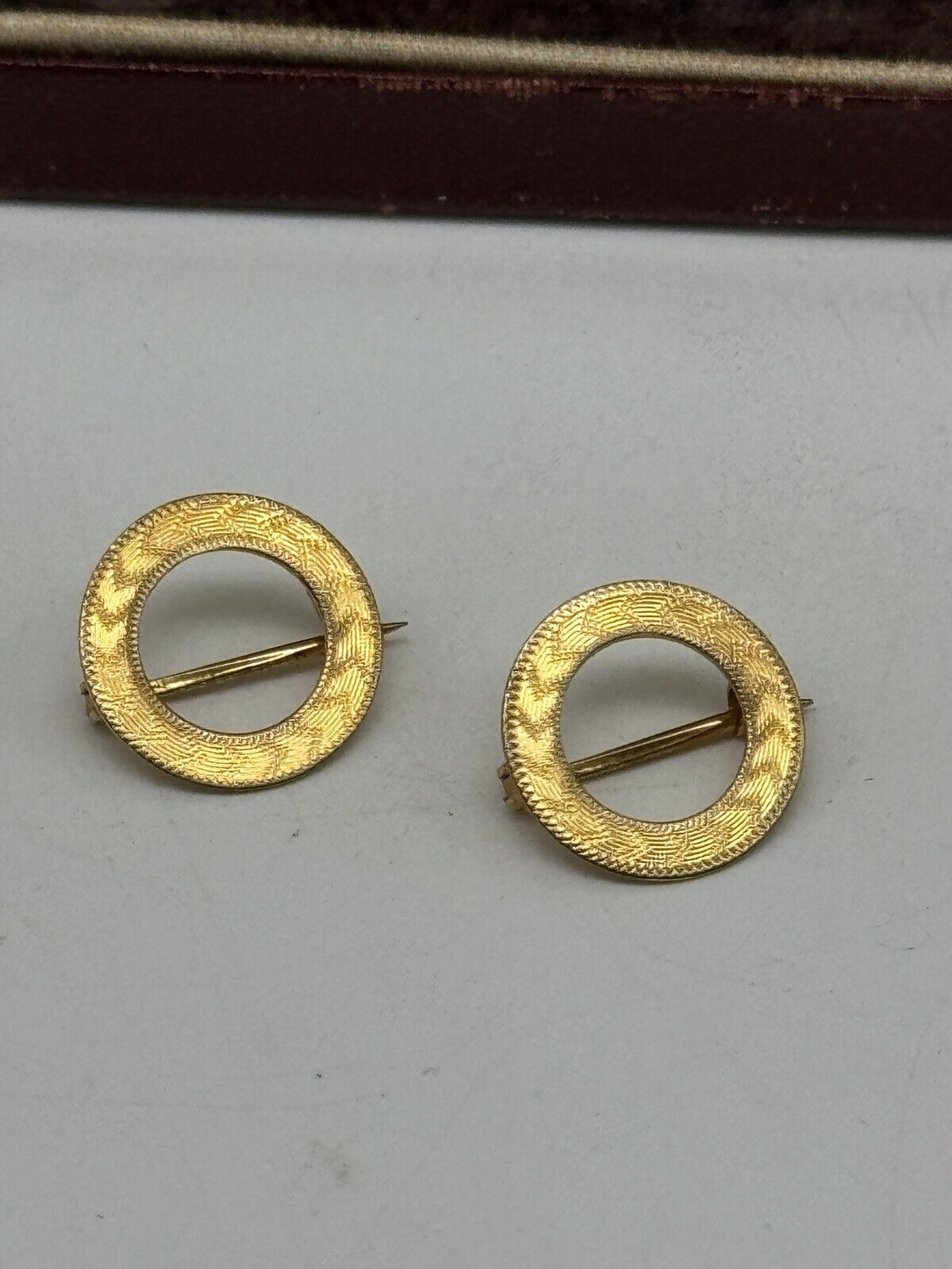 VINTAGE 10kt Gold Shirt Collar Pins Circle RARE