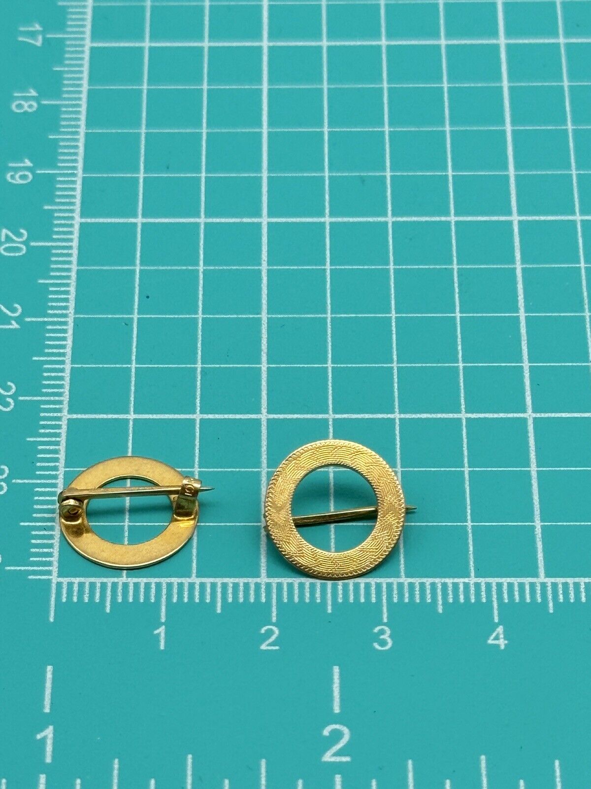 VINTAGE 10kt Gold Shirt Collar Pins Circle RARE