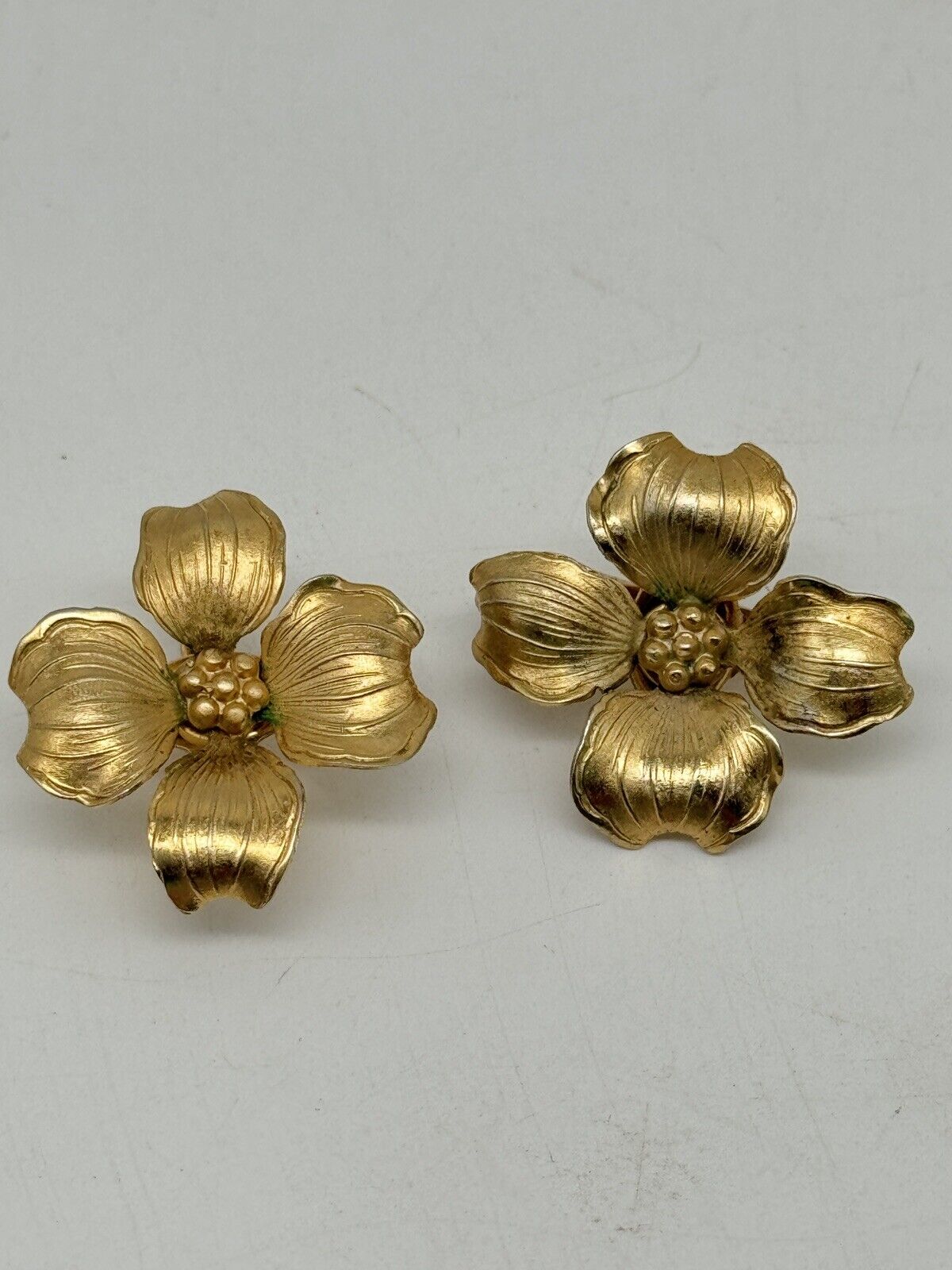 Vintage Goldtone Dogwood Clip-on Earrings SIGNED GIOVANNI