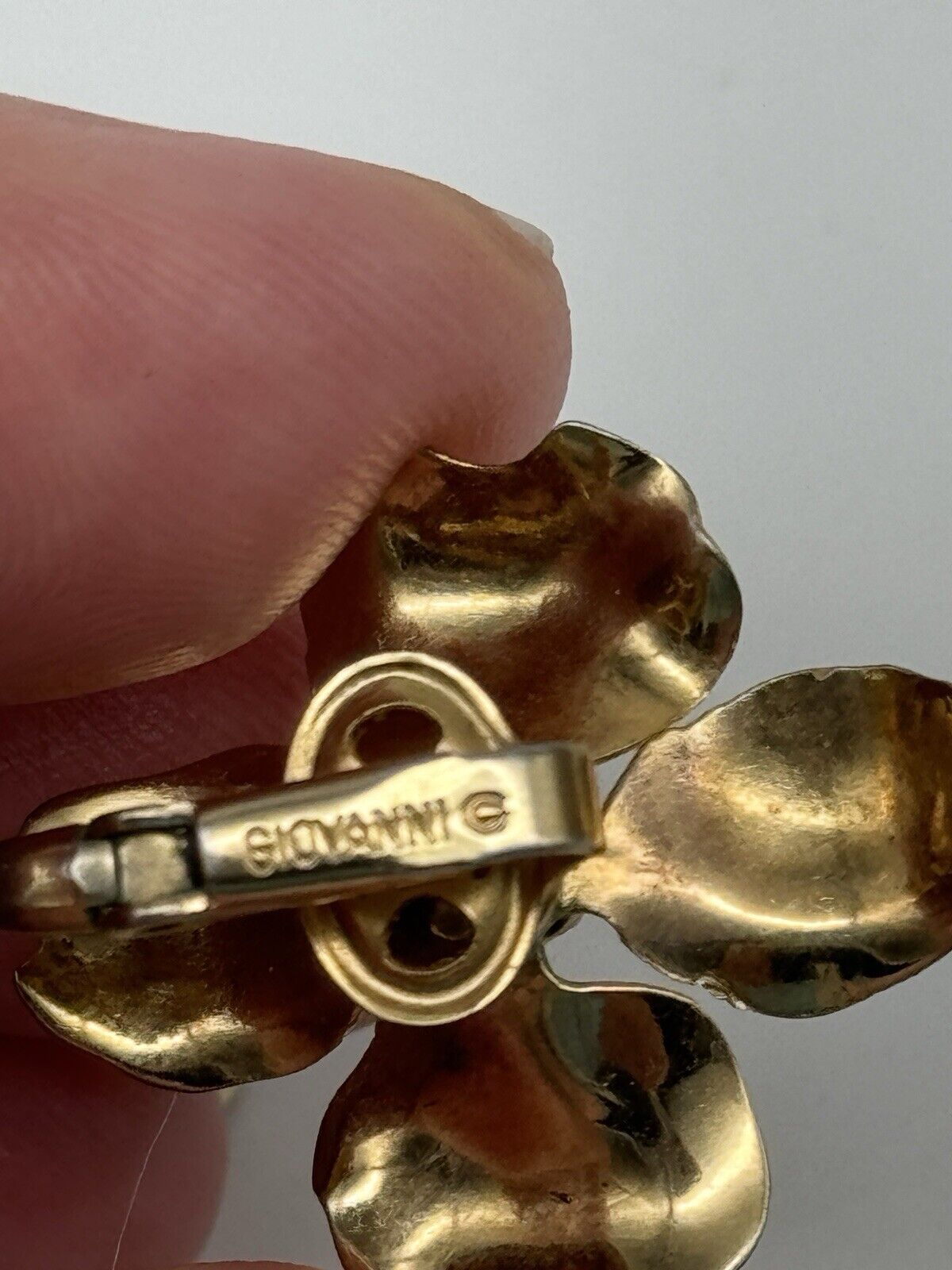 Vintage Goldtone Dogwood Clip-on Earrings SIGNED GIOVANNI