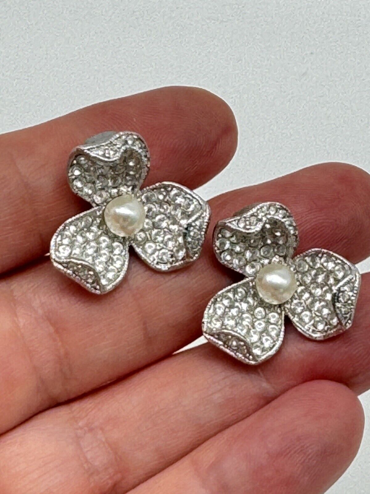 Vintage Silvertone Flower Rhinestone Faux Pearl Clip-On Earrings ESTATE FIND
