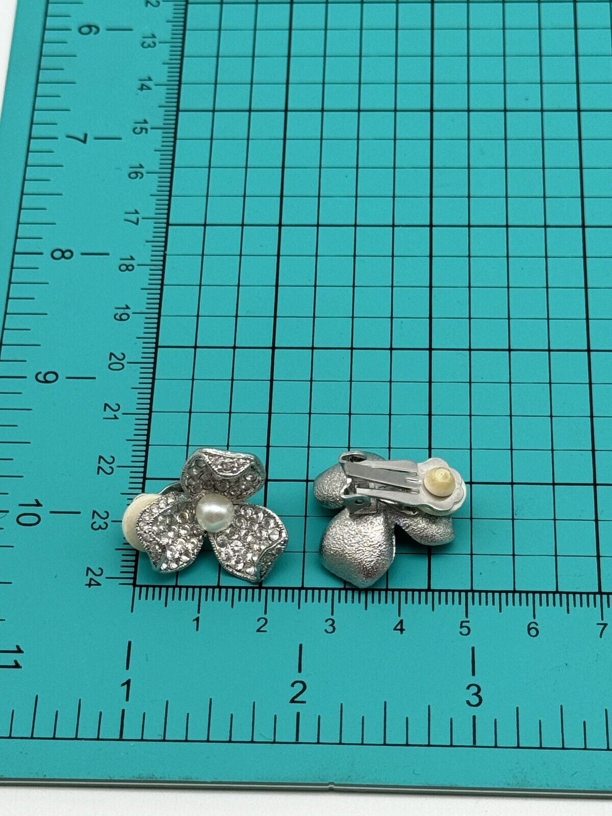 Vintage Silvertone Flower Rhinestone Faux Pearl Clip-On Earrings ESTATE FIND