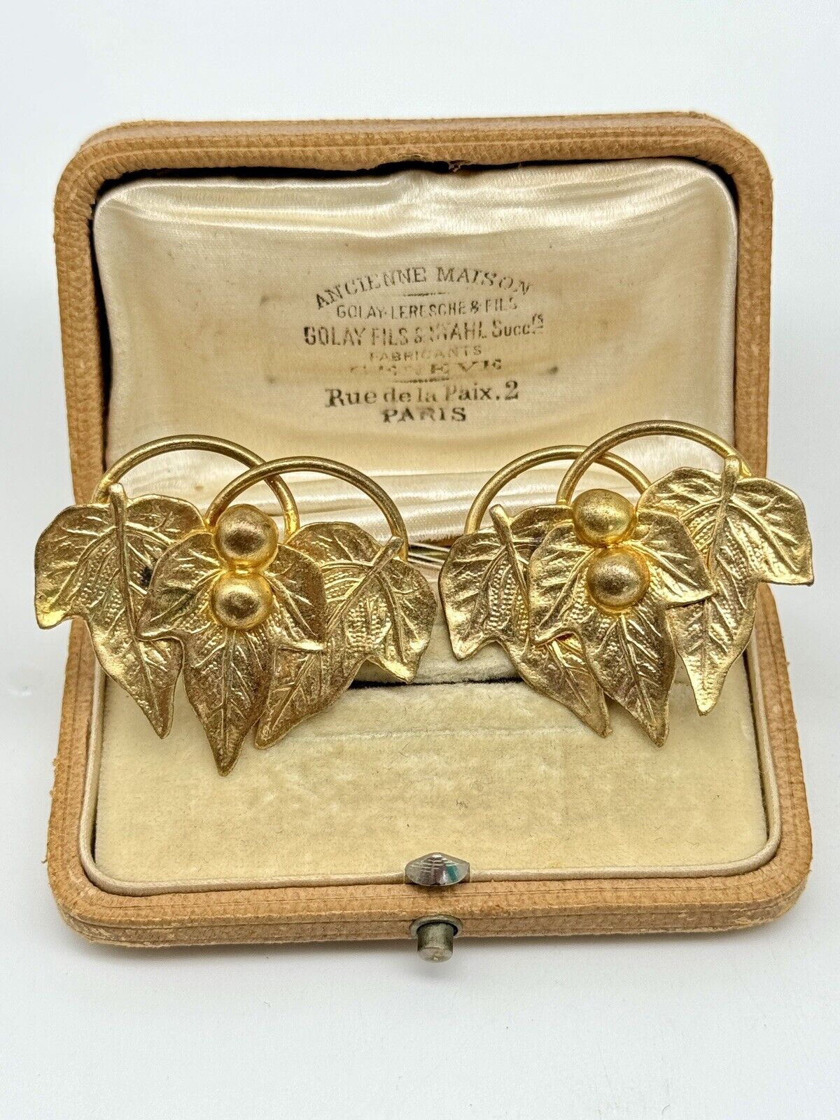 Vintage Pair Of Dress Clips Goldtone Leaf Design ESTATE QUALITY