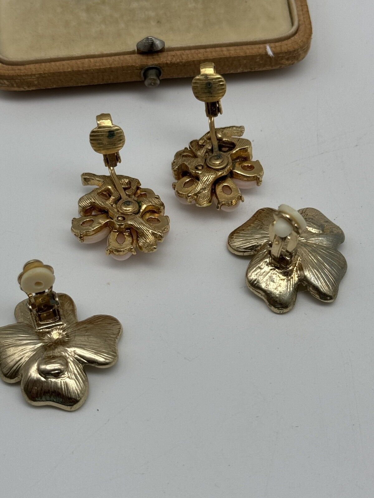 2 Pair Of Vintage Goldtone Flower Design Costume Clip-on Earrings