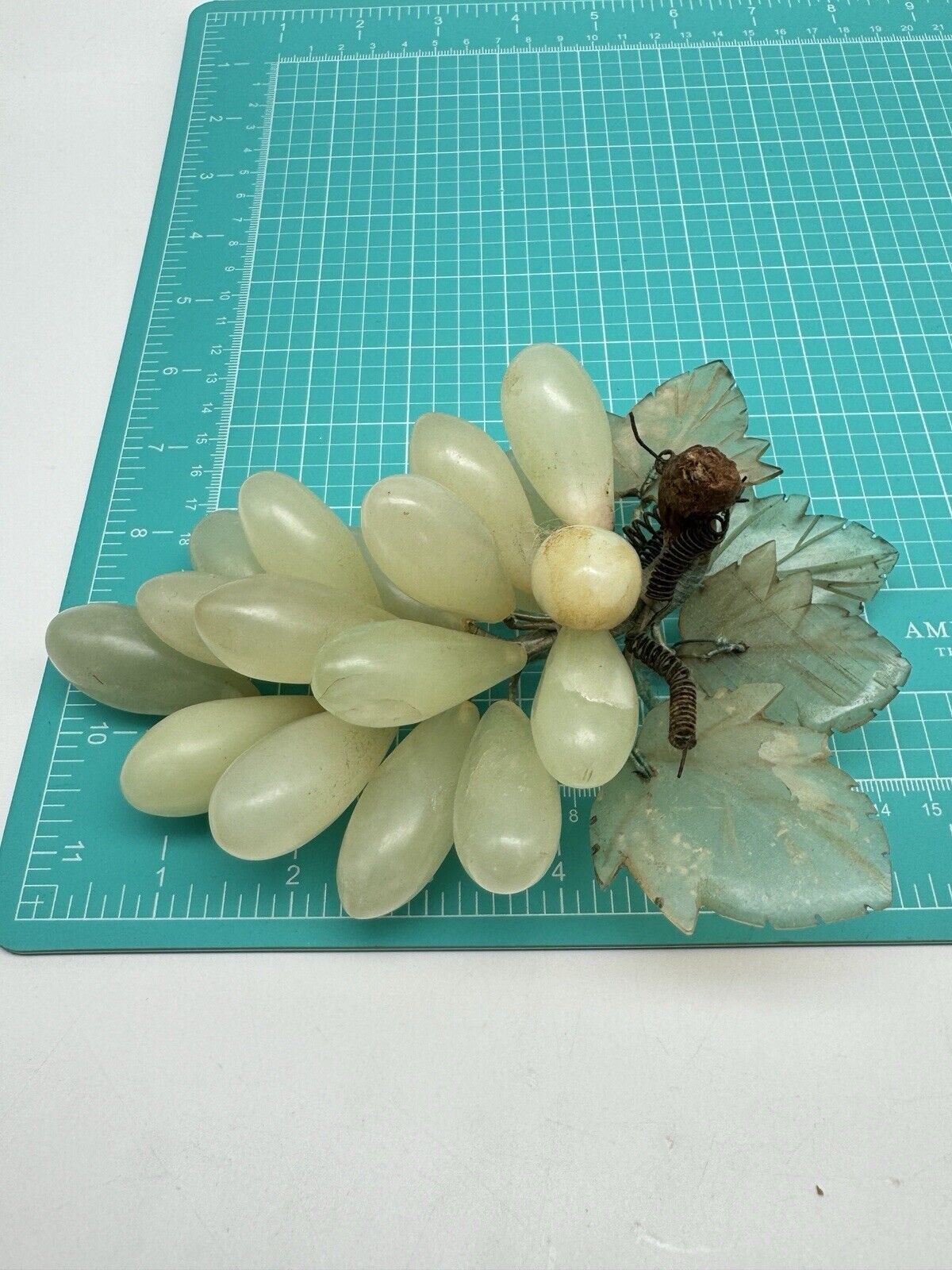 Vintage Grape Alabaster Jade Stone Cluster Light Grapes 4 Leaves